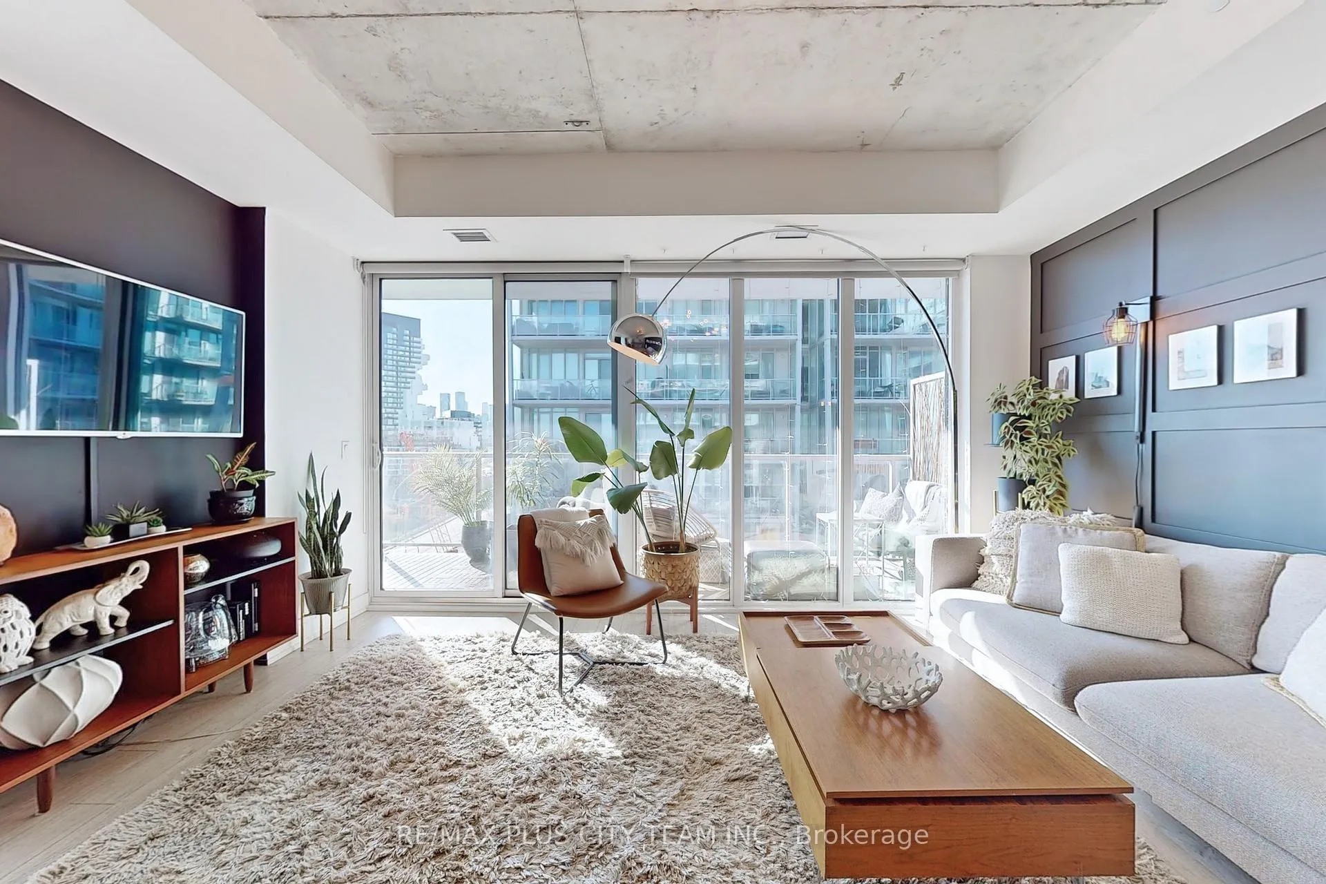 Photo 2 of Unit 807, 25 Baseball Place, Toronto, South Riverdale — HOMEH