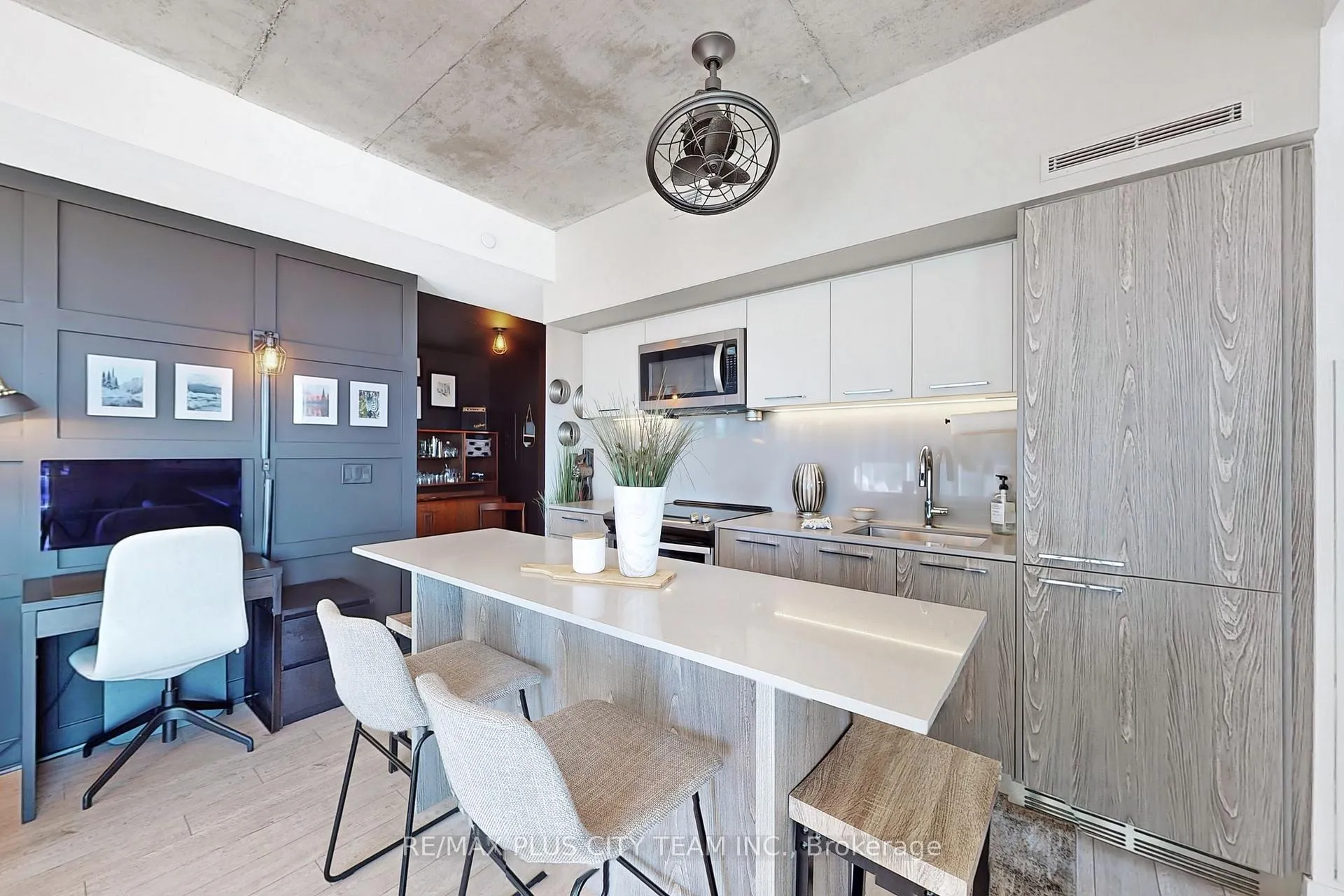 Photo 8 of Unit 807, 25 Baseball Place, Toronto, South Riverdale — HOMEH
