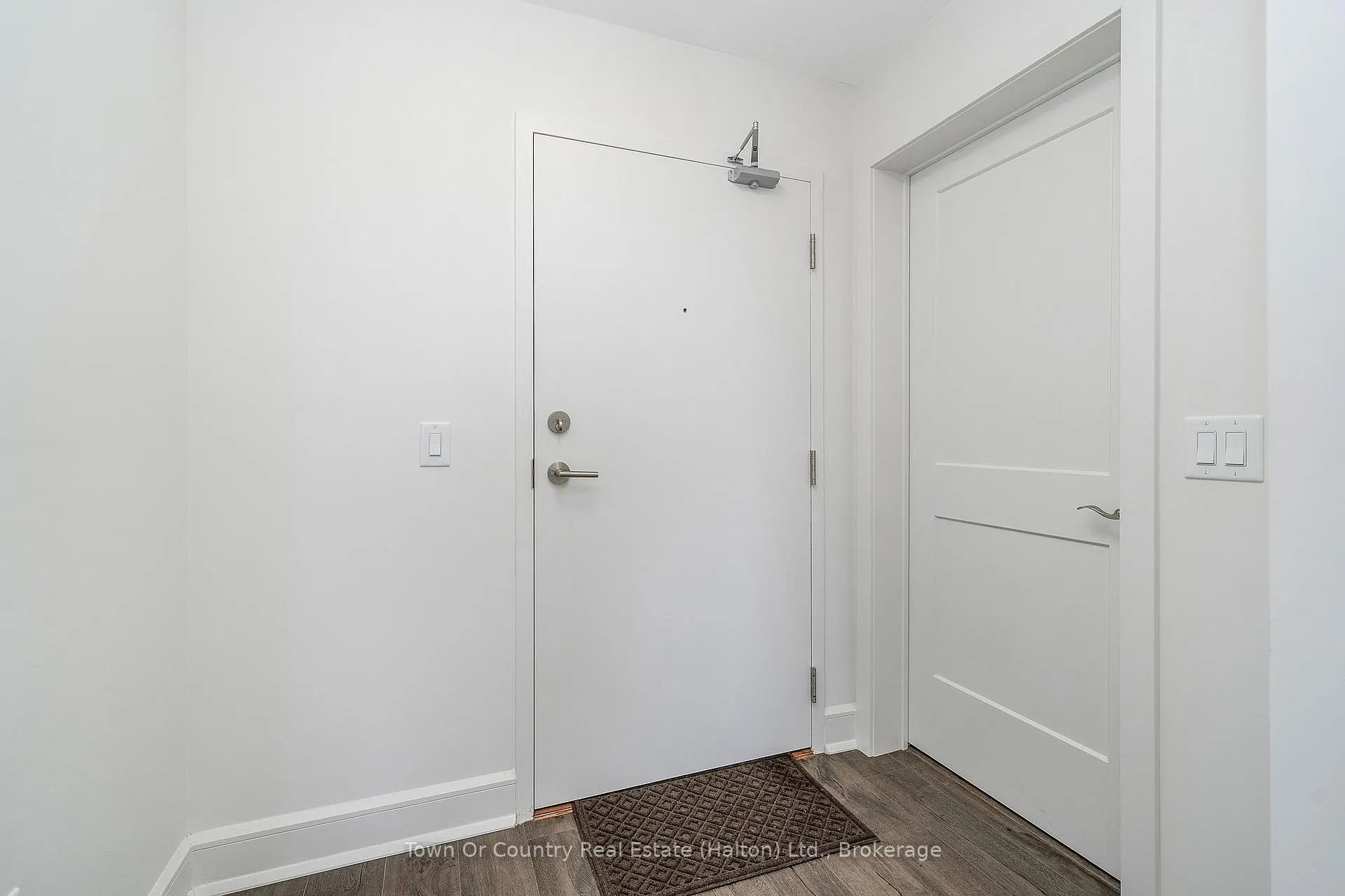 Photo 4 of Unit 617, 251 Northfield Drive E, Waterloo, Colonial Acres — HOMEH