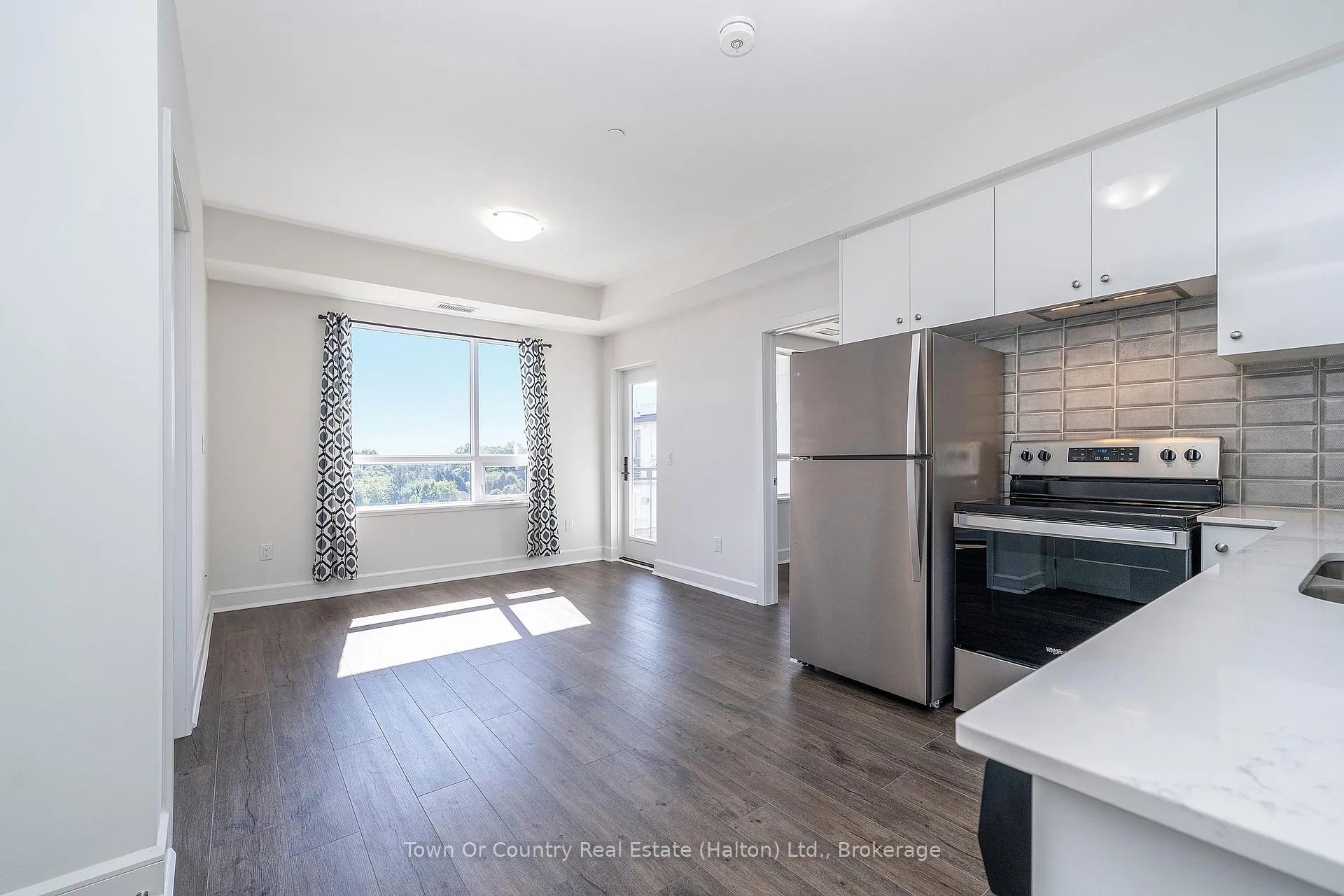 Photo 5 of Unit 617, 251 Northfield Drive E, Waterloo, Colonial Acres — HOMEH