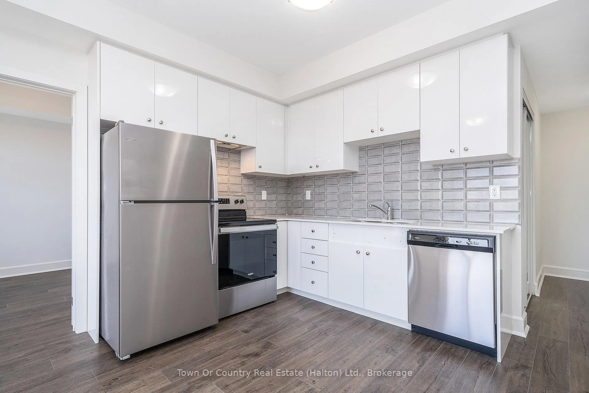 Photo 6 of Unit 617, 251 Northfield Drive E, Waterloo, Colonial Acres — HOMEH