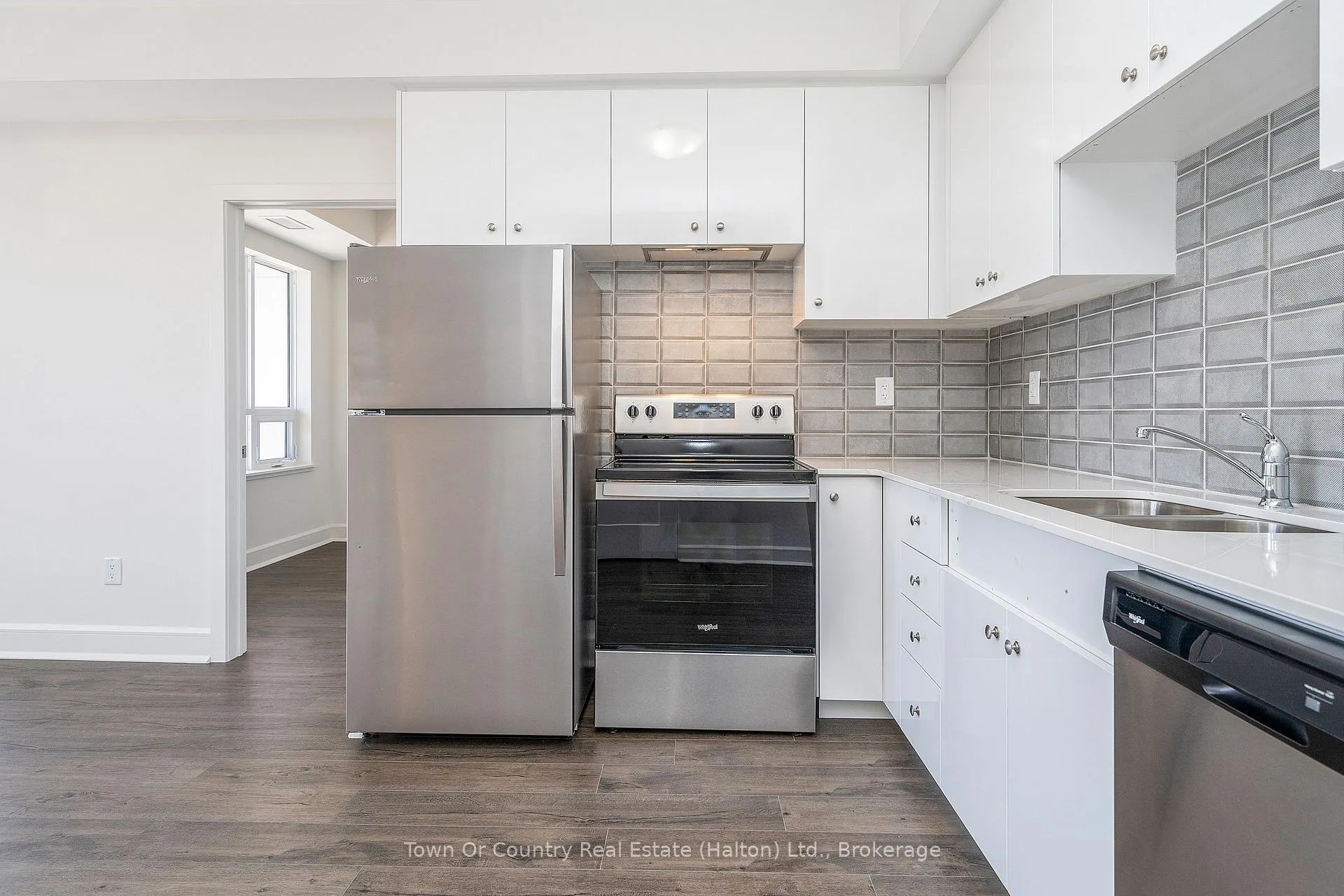 Photo 8 of Unit 617, 251 Northfield Drive E, Waterloo, Colonial Acres — HOMEH