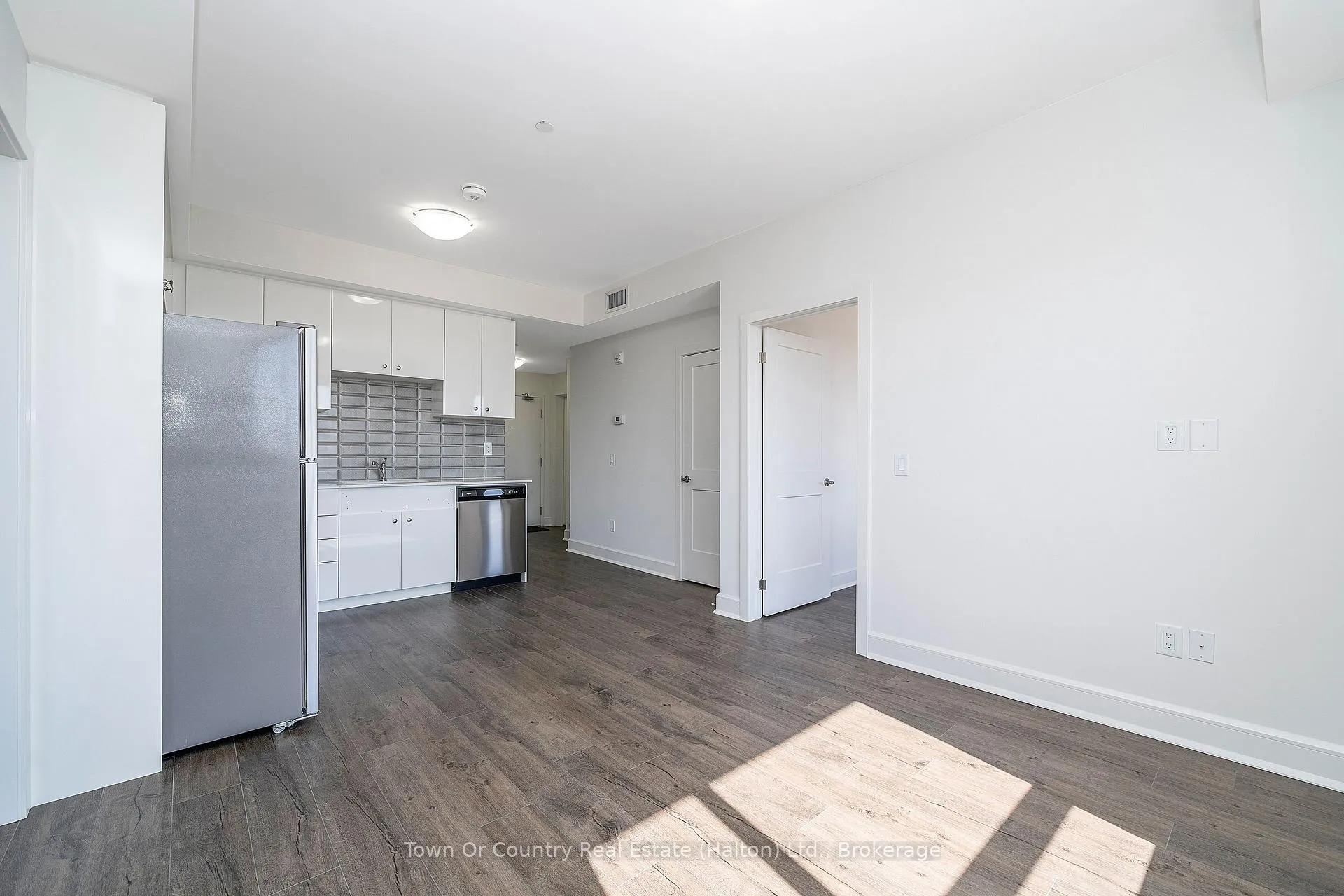 Photo 10 of Unit 617, 251 Northfield Drive E, Waterloo, Colonial Acres — HOMEH