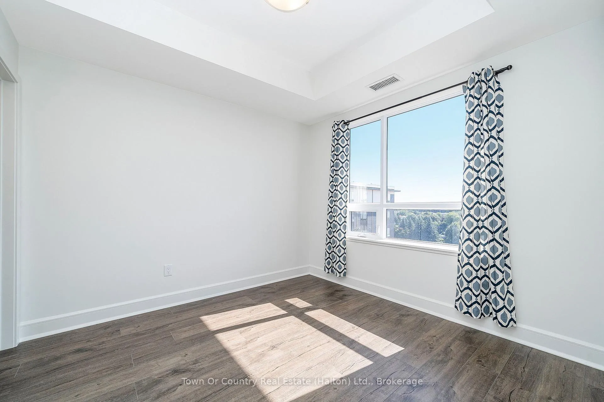 Photo 11 of Unit 617, 251 Northfield Drive E, Waterloo, Colonial Acres — HOMEH