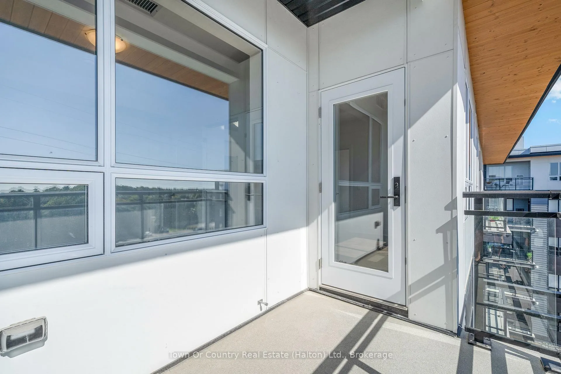 Photo 19 of Unit 617, 251 Northfield Drive E, Waterloo, Colonial Acres — HOMEH