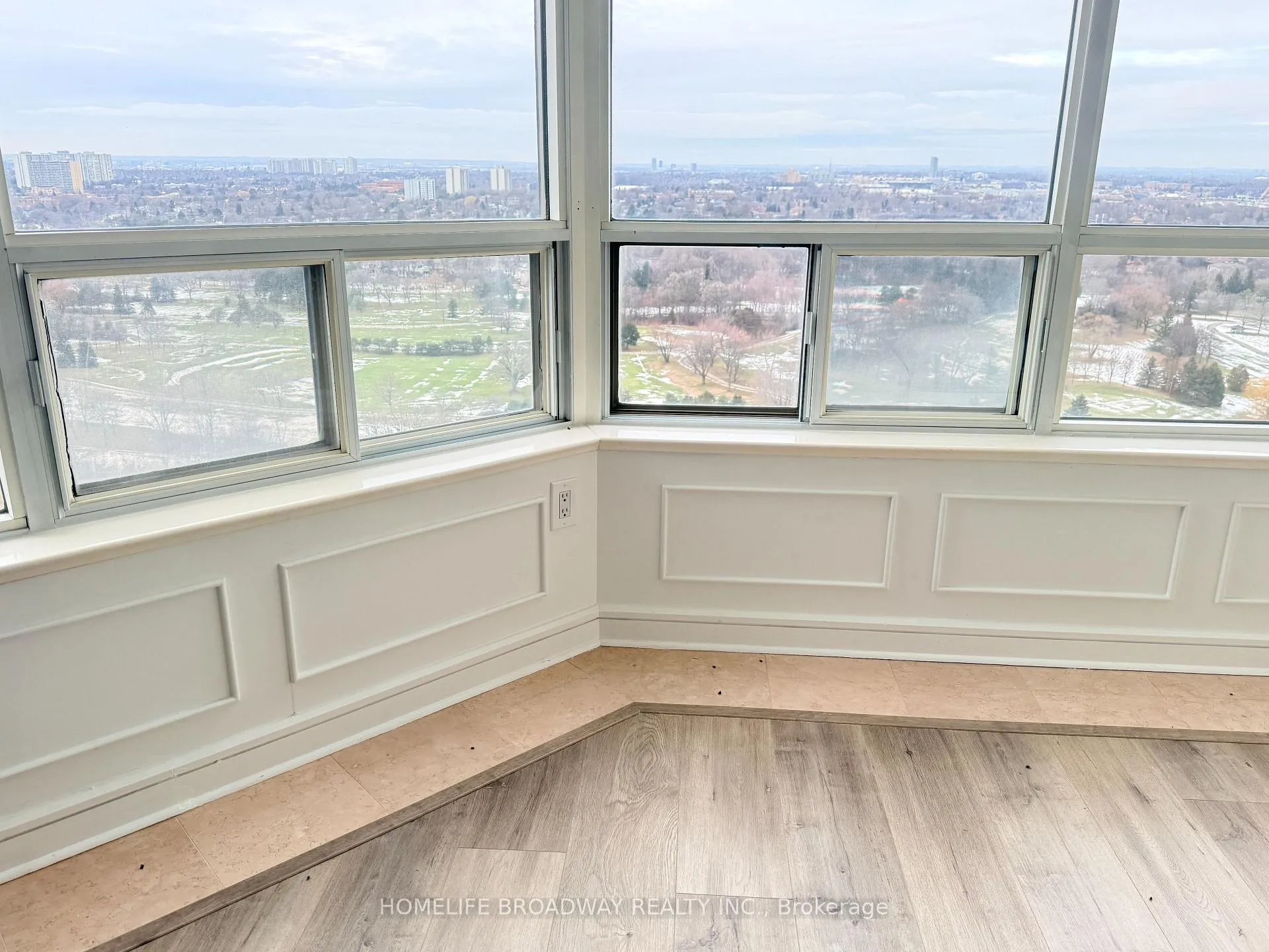 Photo 14 of Unit 2202, 8 Water Walk Drive, Markham, Unionville — HOMEH