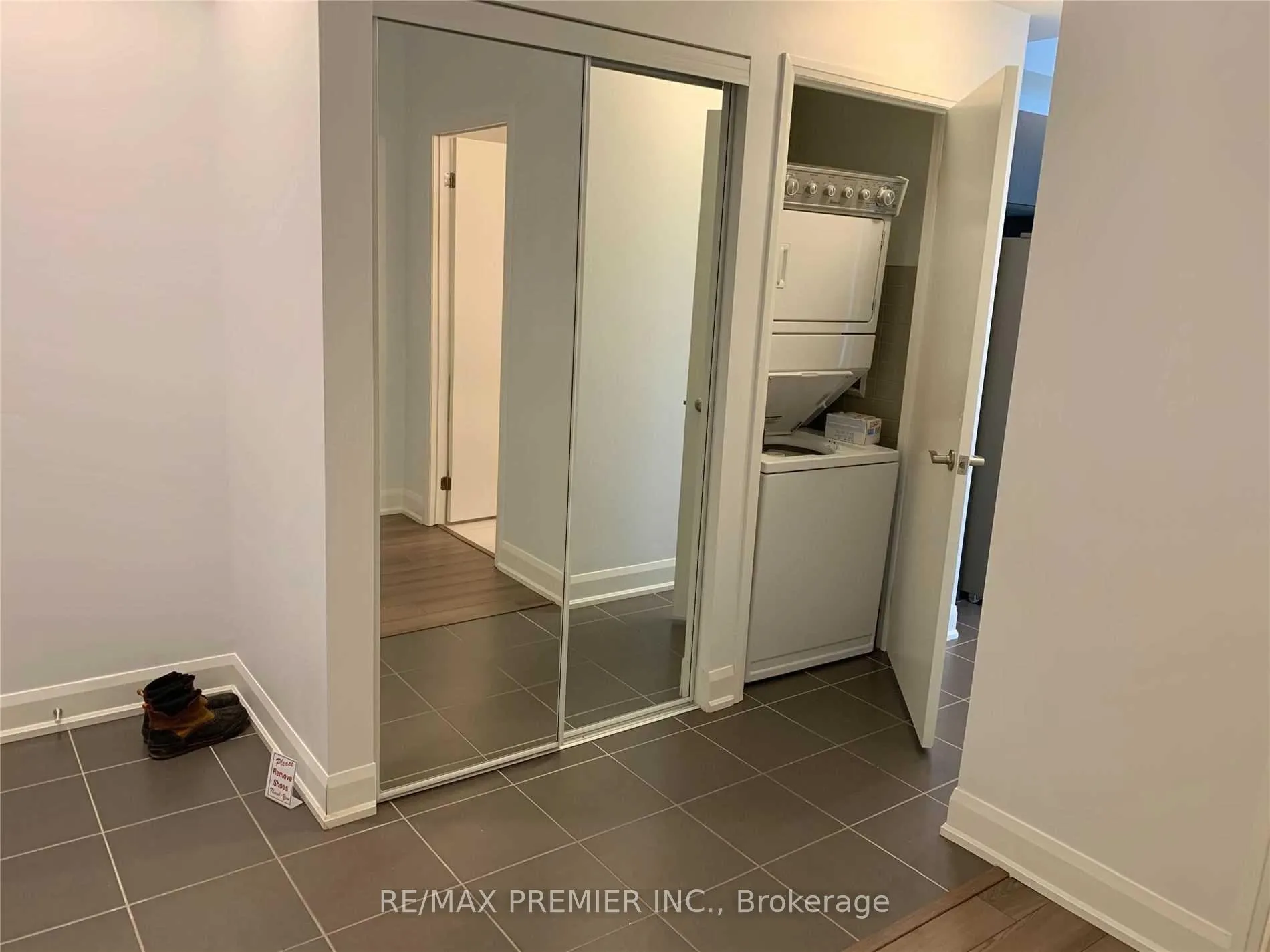 Photo 3 of Unit 1201, 2910 Highway 7 Road W, Vaughan, Concord — HOMEH