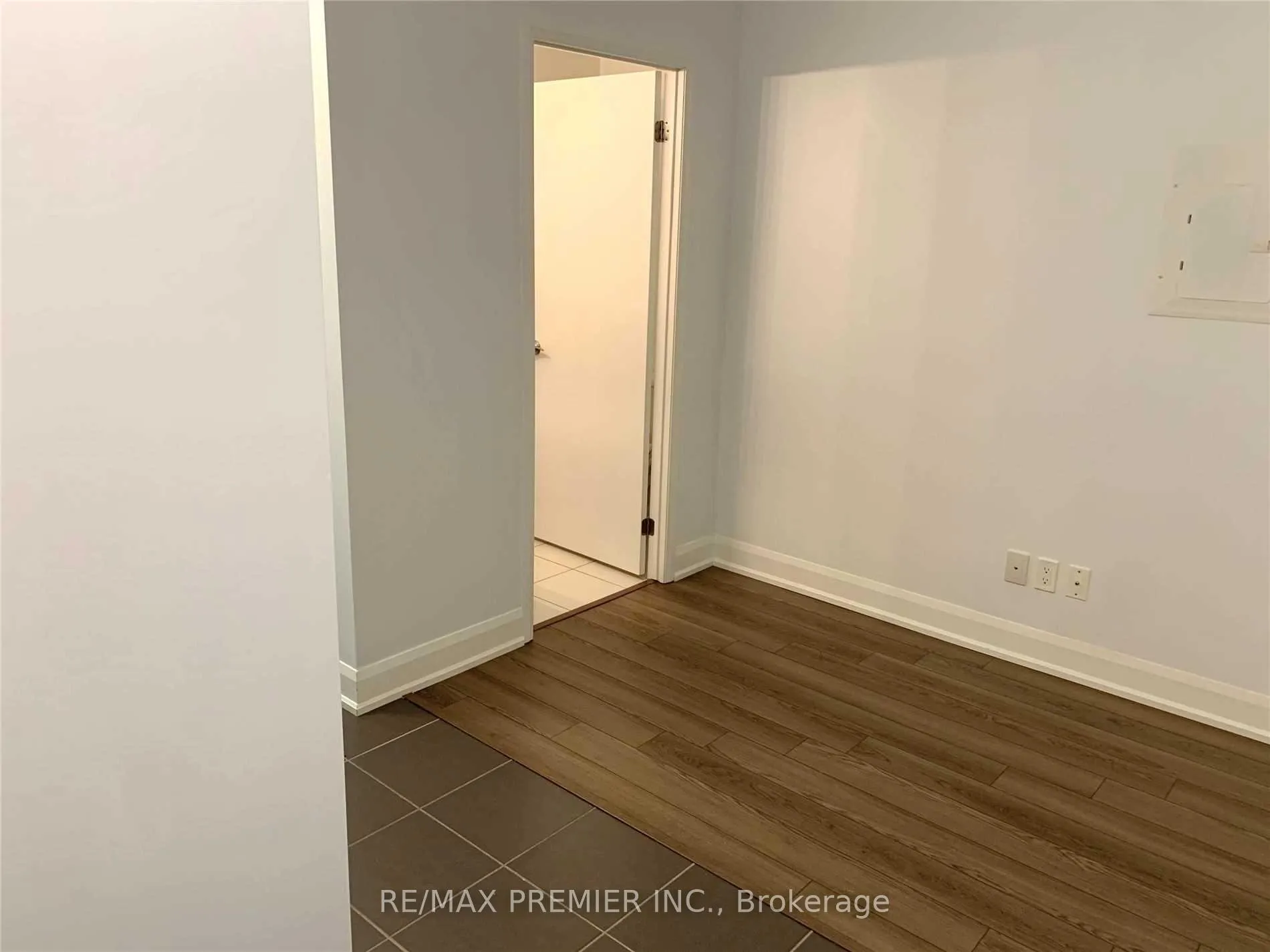Photo 4 of Unit 1201, 2910 Highway 7 Road W, Vaughan, Concord — HOMEH