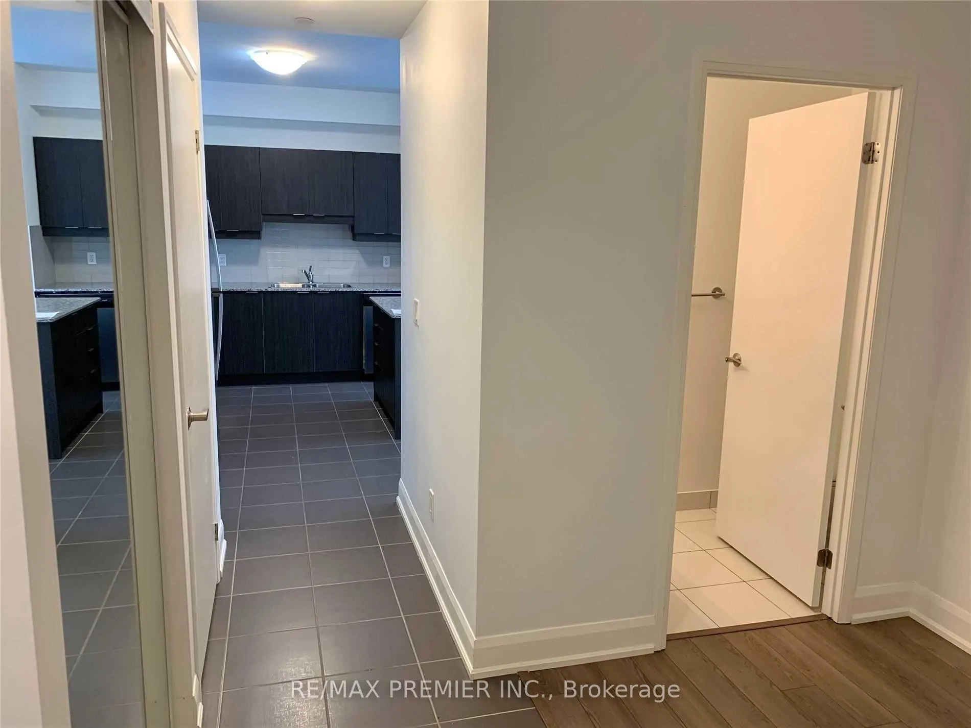 Photo 5 of Unit 1201, 2910 Highway 7 Road W, Vaughan, Concord — HOMEH