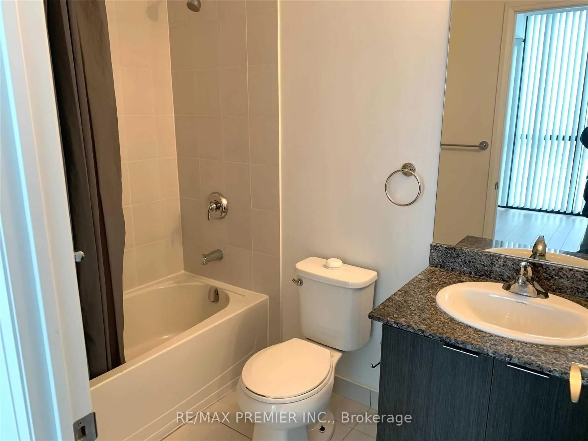 Photo 6 of Unit 1201, 2910 Highway 7 Road W, Vaughan, Concord — HOMEH