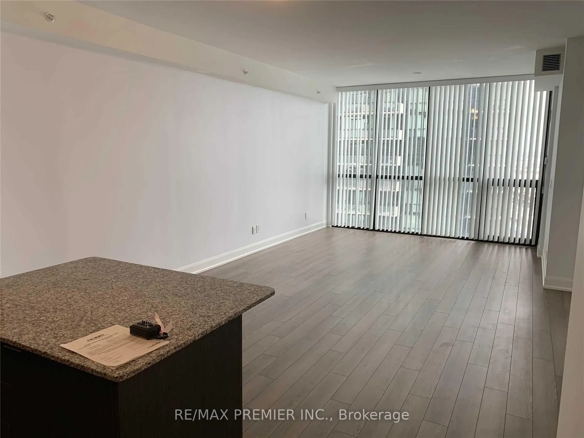 Photo 9 of Unit 1201, 2910 Highway 7 Road W, Vaughan, Concord — HOMEH