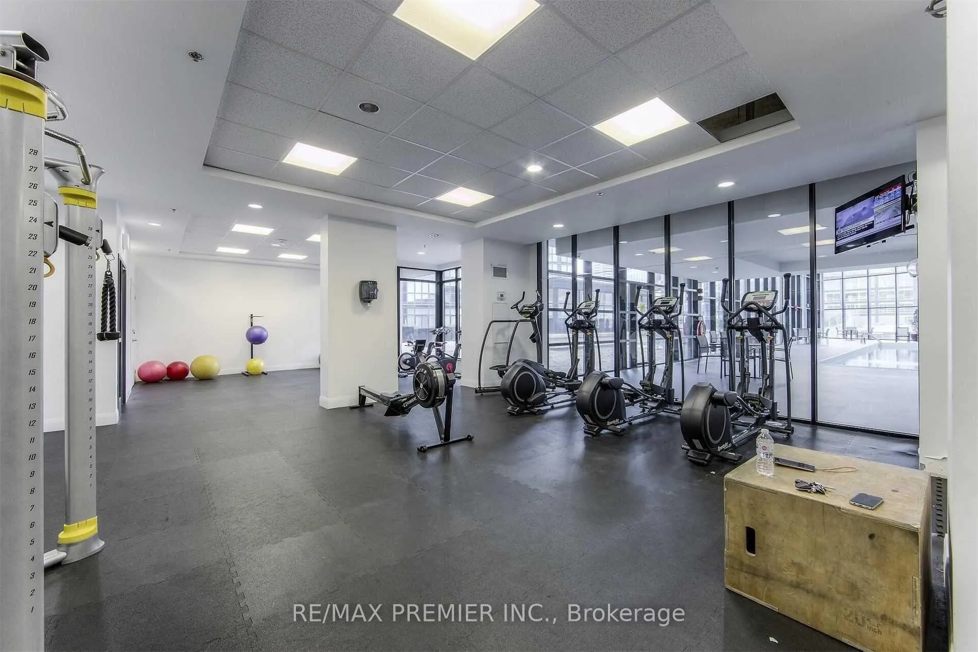 Photo 17 of Unit 1201, 2910 Highway 7 Road W, Vaughan, Concord — HOMEH