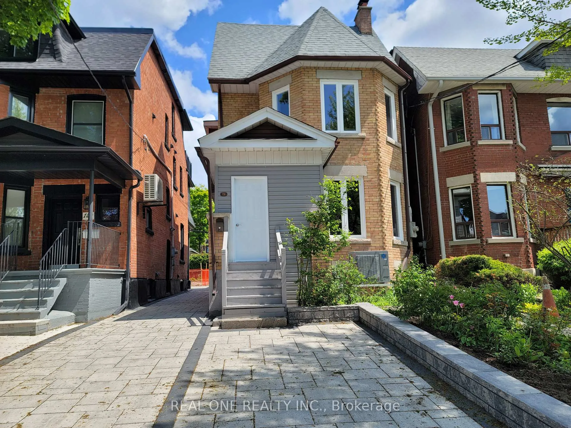 Front of 157 Glenholme Avenue