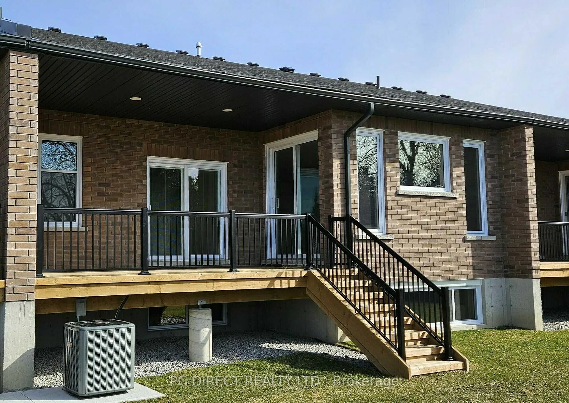 Photo 2 of 10 Cardinal Court, Prince Edward County, Sophiasburg Ward — HOMEH