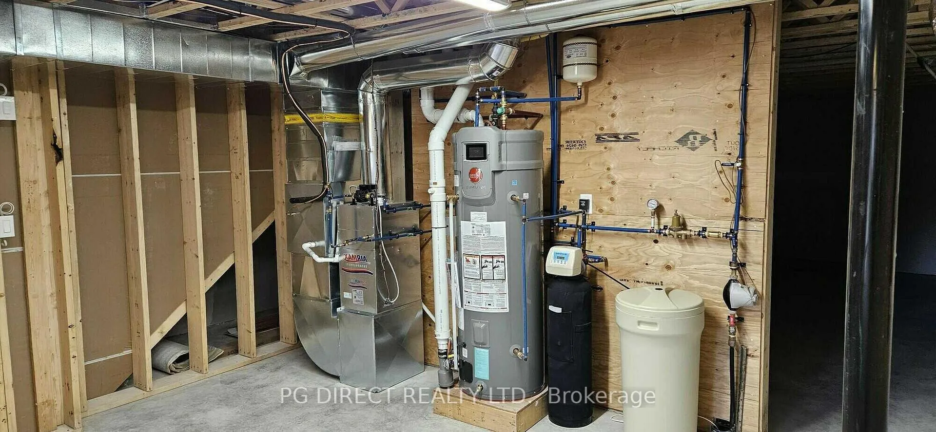 Photo 18 of 10 Cardinal Court, Prince Edward County, Sophiasburg Ward — HOMEH