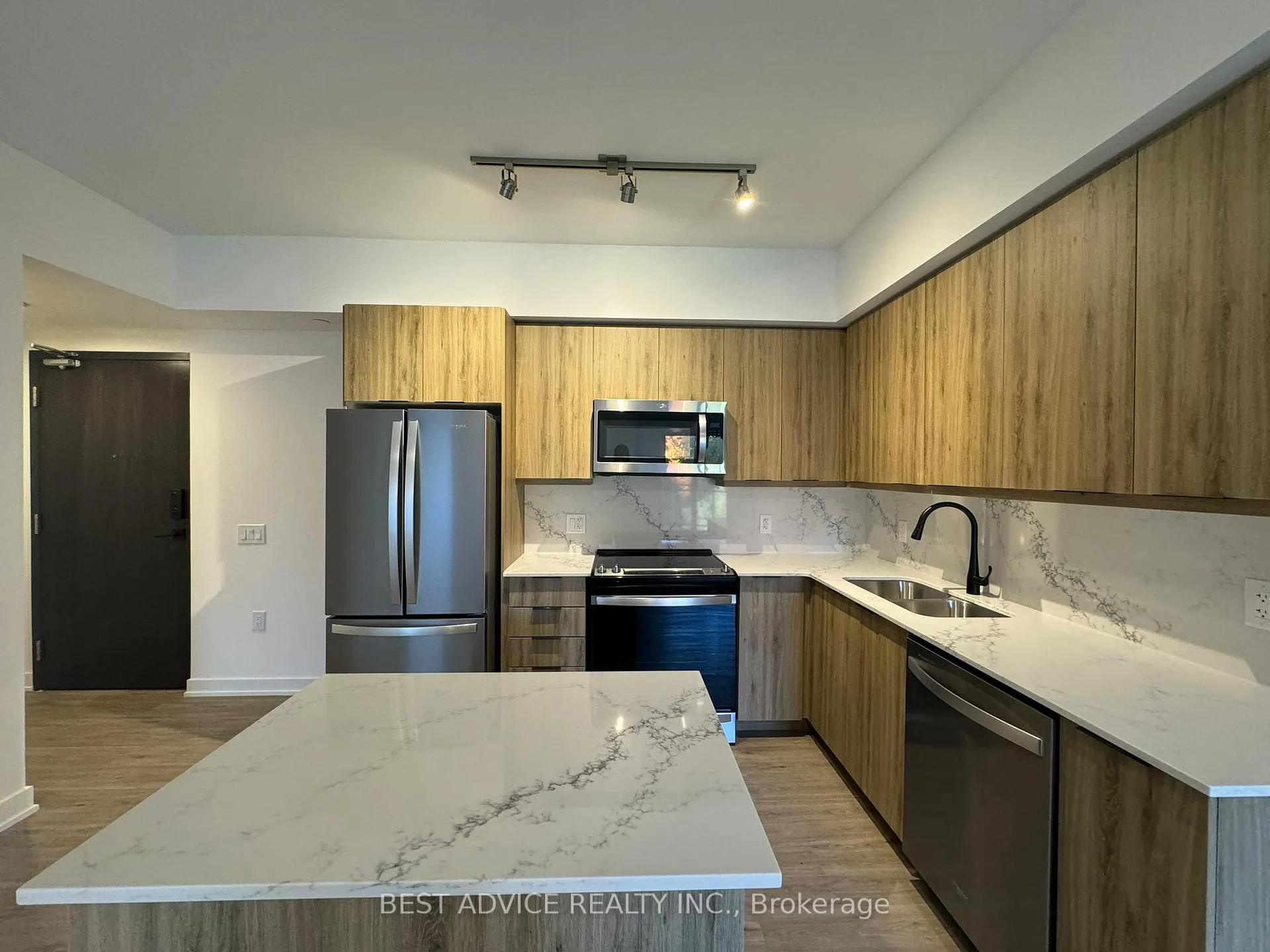 Photo 9 of Unit 307, 56 Lakeside Terrace, Barrie, Little Lake — HOMEH