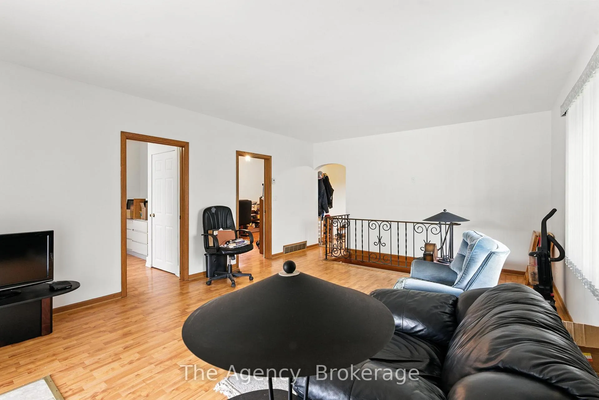 Photo 16 of 80 Mill Street, Welland, Broadway — HOMEH