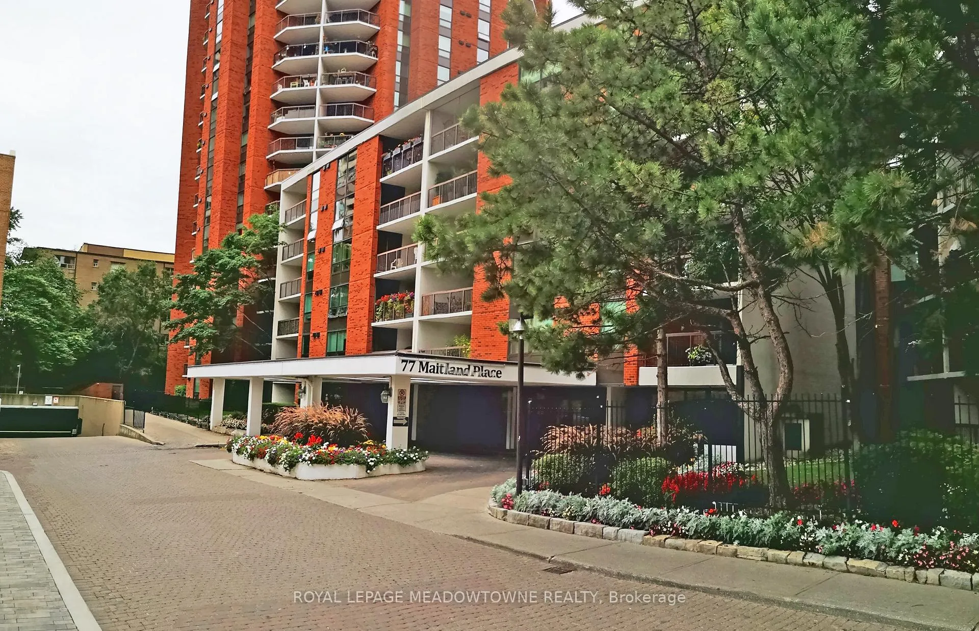 Front of Unit 421, 77 Maitland Place