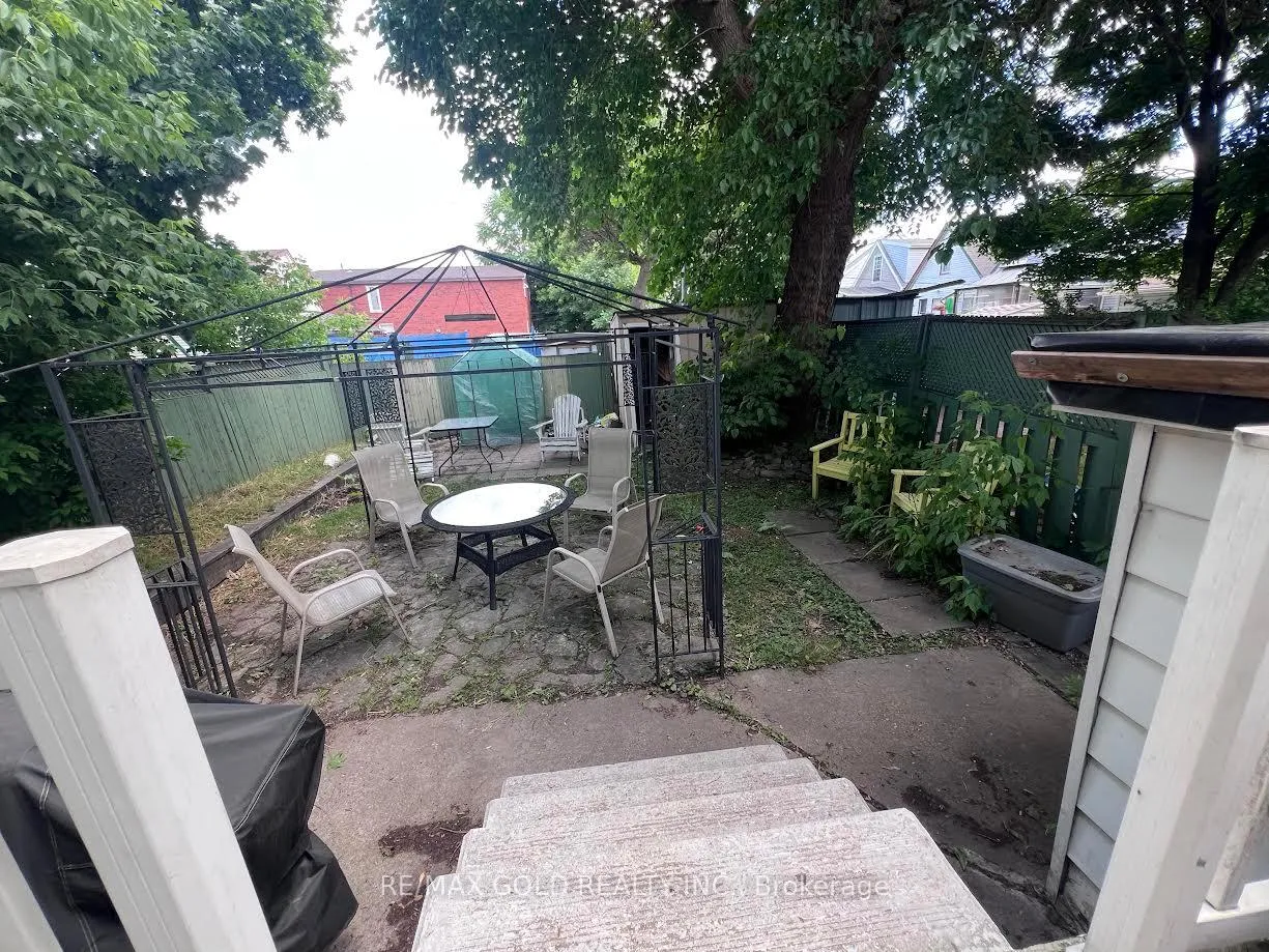 Photo 6 of 136 Robins Avenue, Hamilton, Crown Point — HOMEH