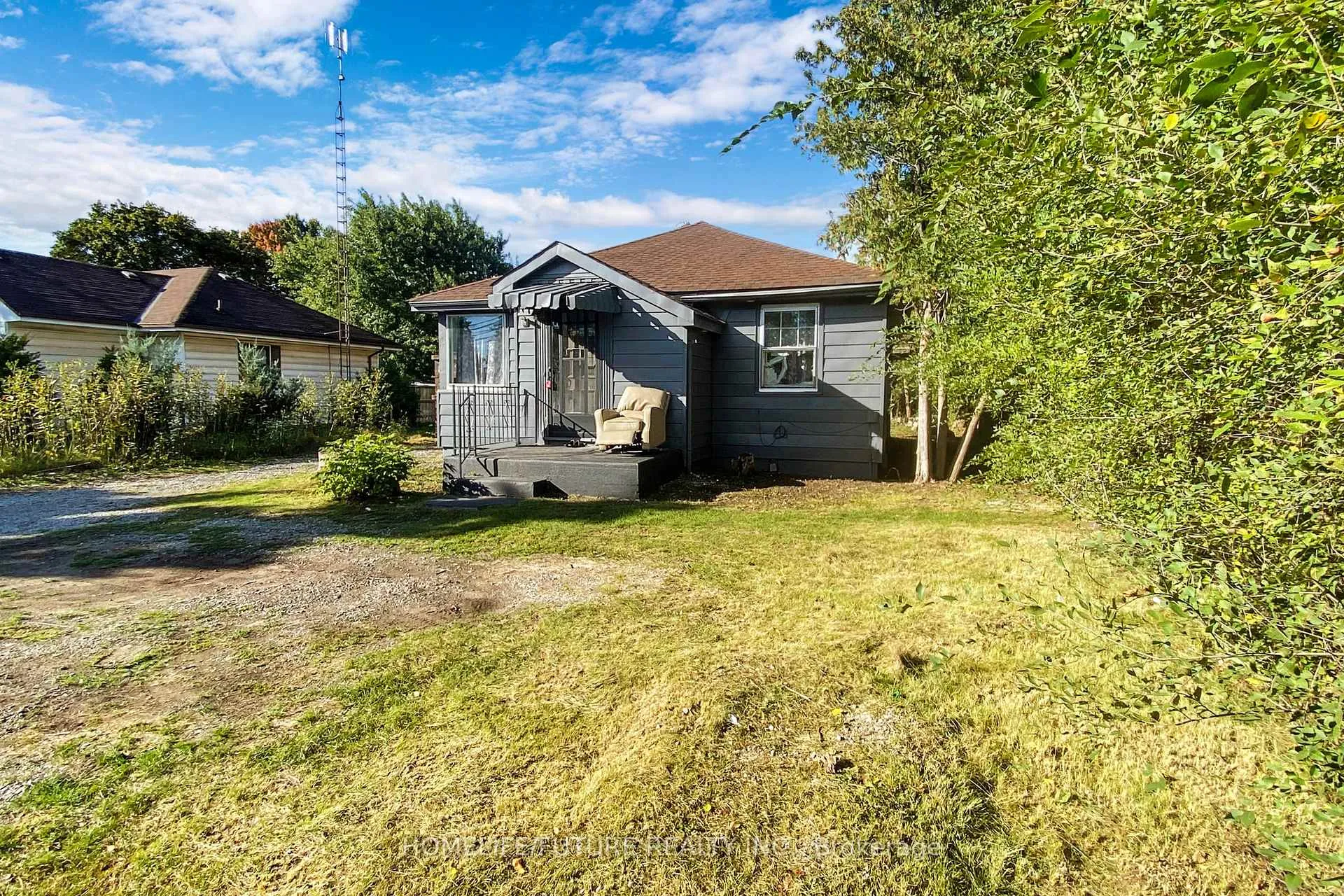 Photo 3 of 1496 Simcoe Street, Oshawa, Samac — HOMEH