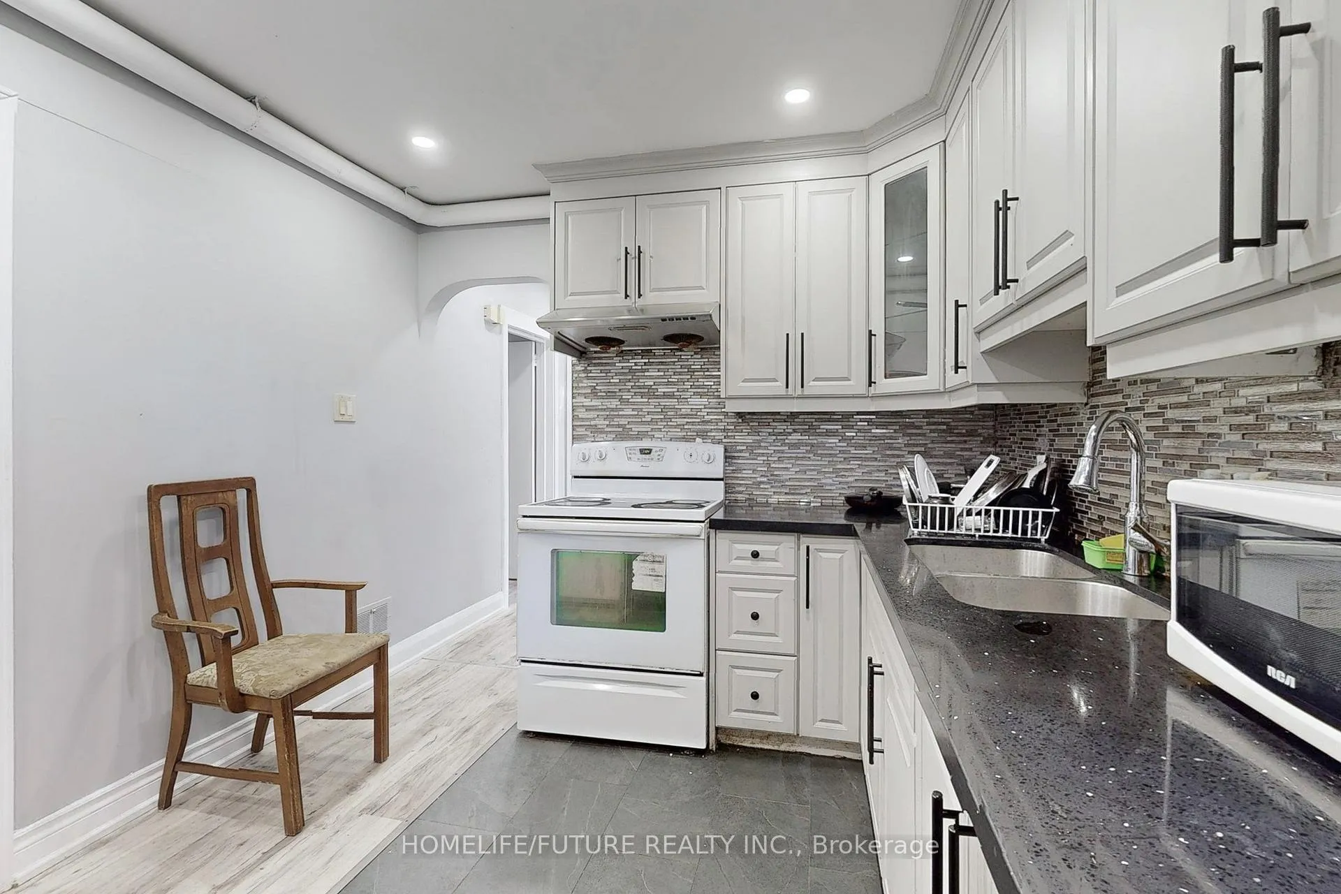 Photo 7 of 1496 Simcoe Street, Oshawa, Samac — HOMEH