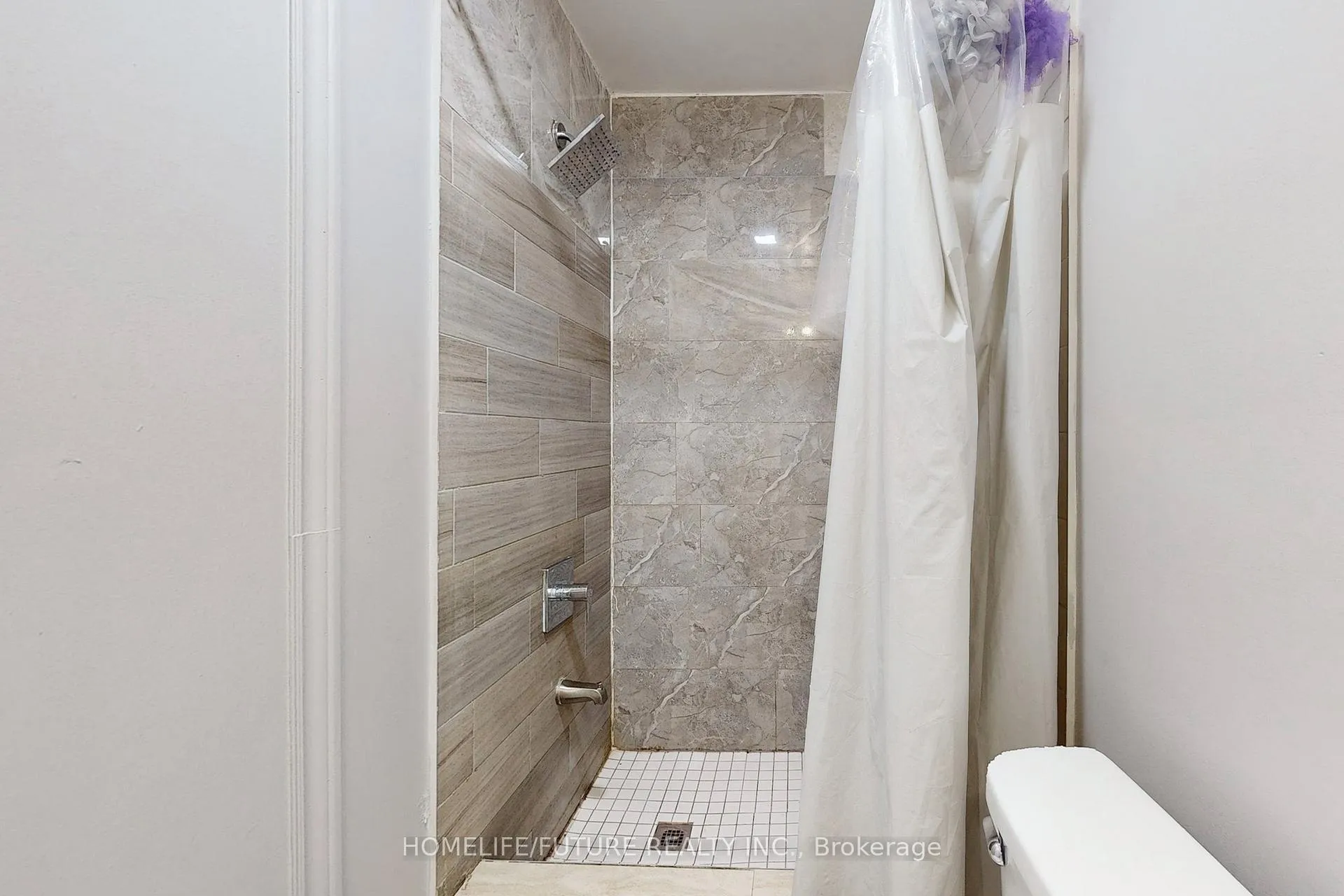 Photo 25 of 1496 Simcoe Street, Oshawa, Samac — HOMEH