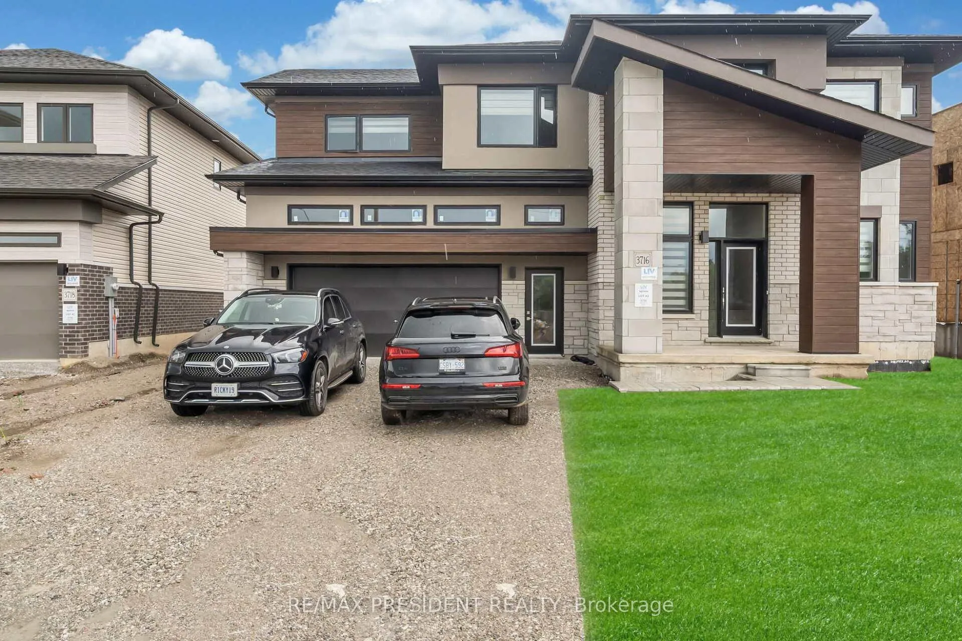 Front of 3716 Lakepoint Drive