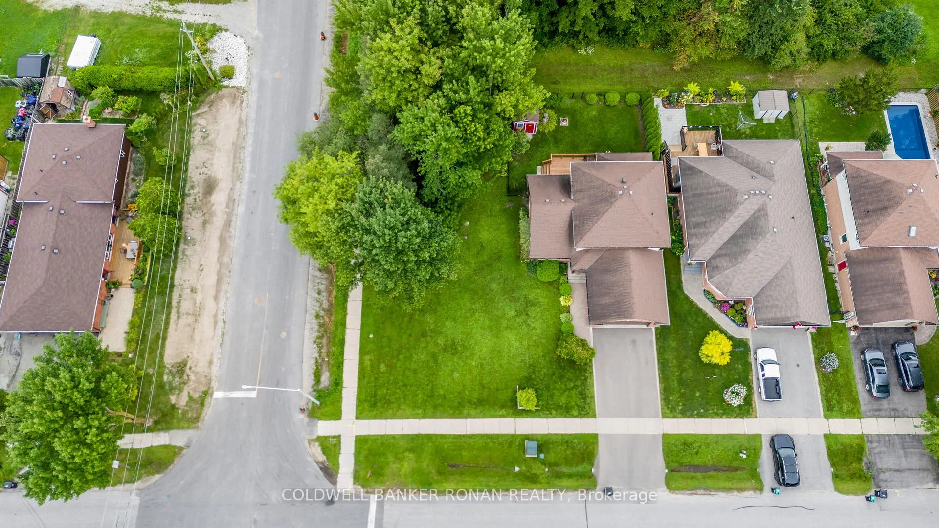 Photo 9 of 285 Centre Street, New Tecumseth, Beeton — HOMEH
