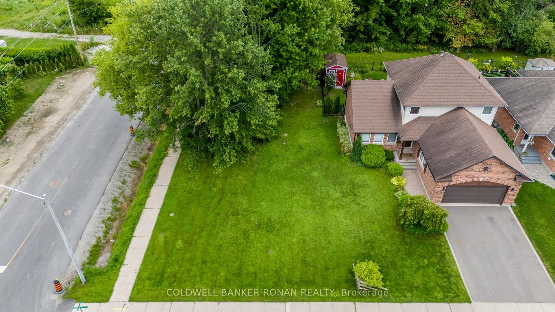 Photo 11 of 285 Centre Street, New Tecumseth, Beeton — HOMEH