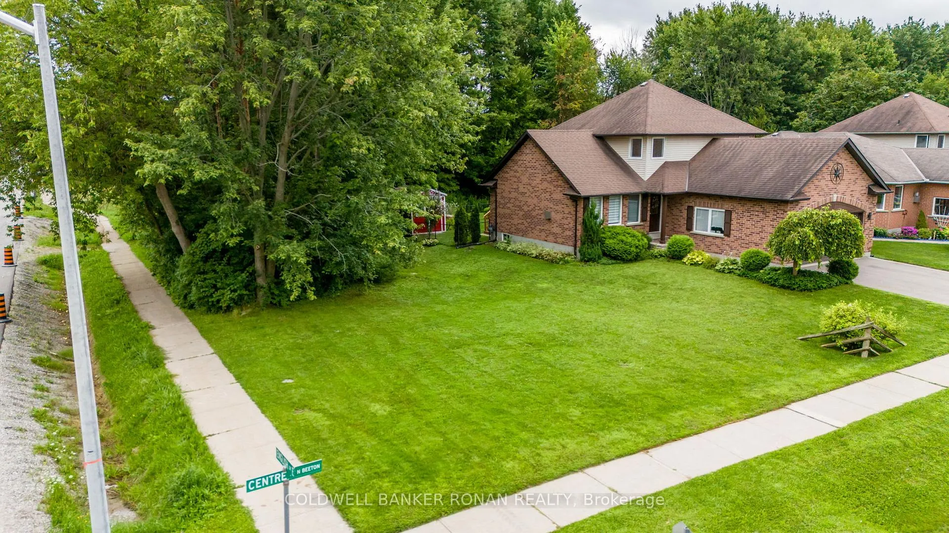 Photo 14 of 285 Centre Street, New Tecumseth, Beeton — HOMEH
