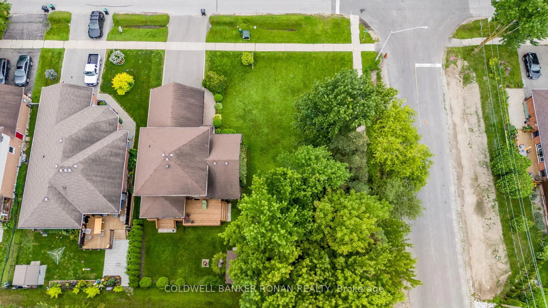Photo 17 of 285 Centre Street, New Tecumseth, Beeton — HOMEH