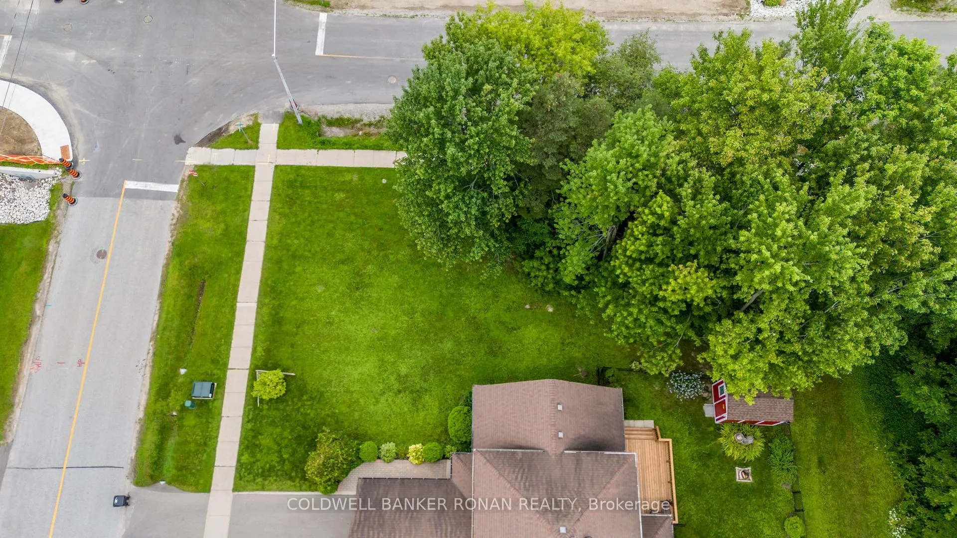 Photo 20 of 285 Centre Street, New Tecumseth, Beeton — HOMEH