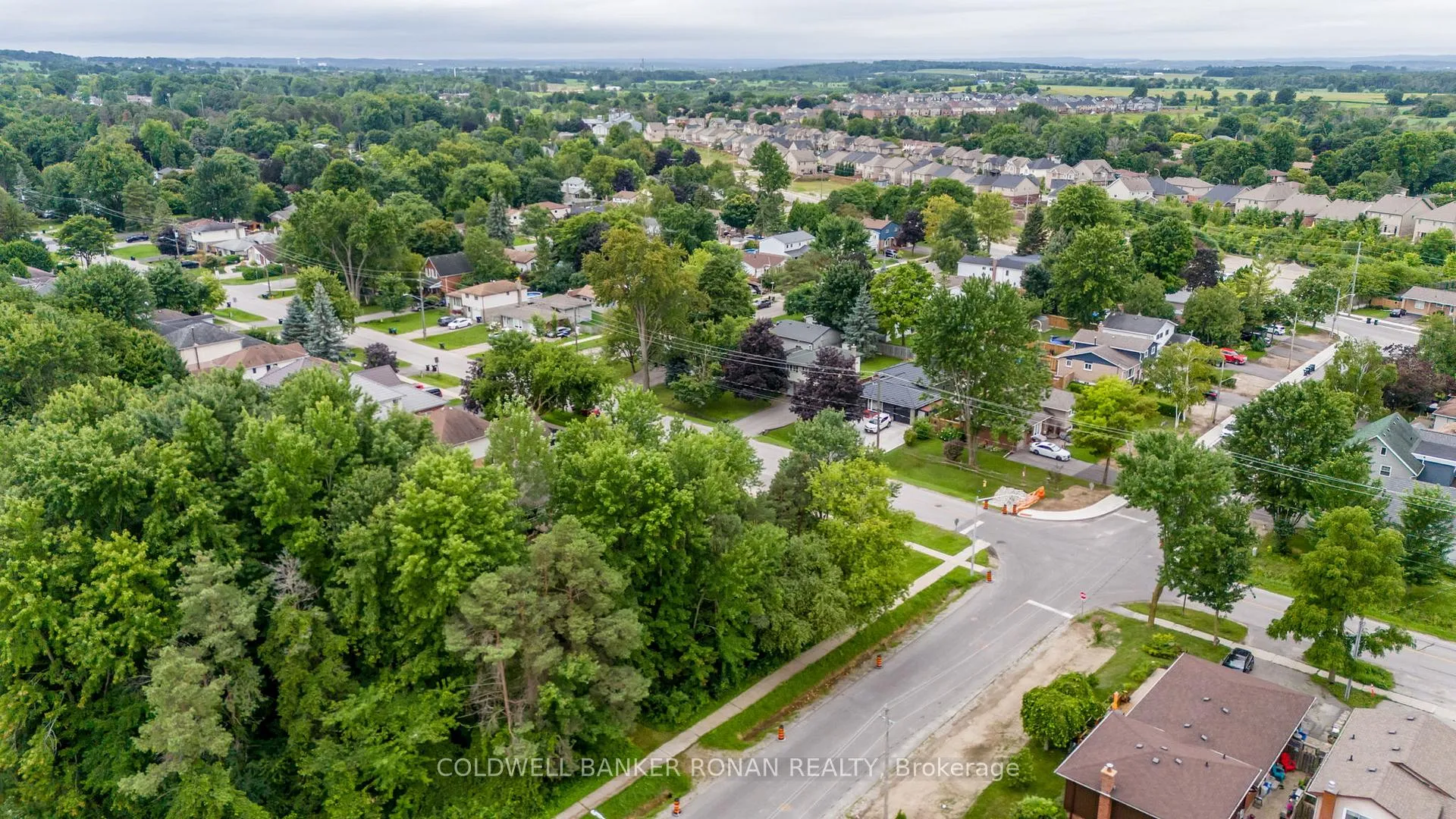 Photo 21 of 285 Centre Street, New Tecumseth, Beeton — HOMEH