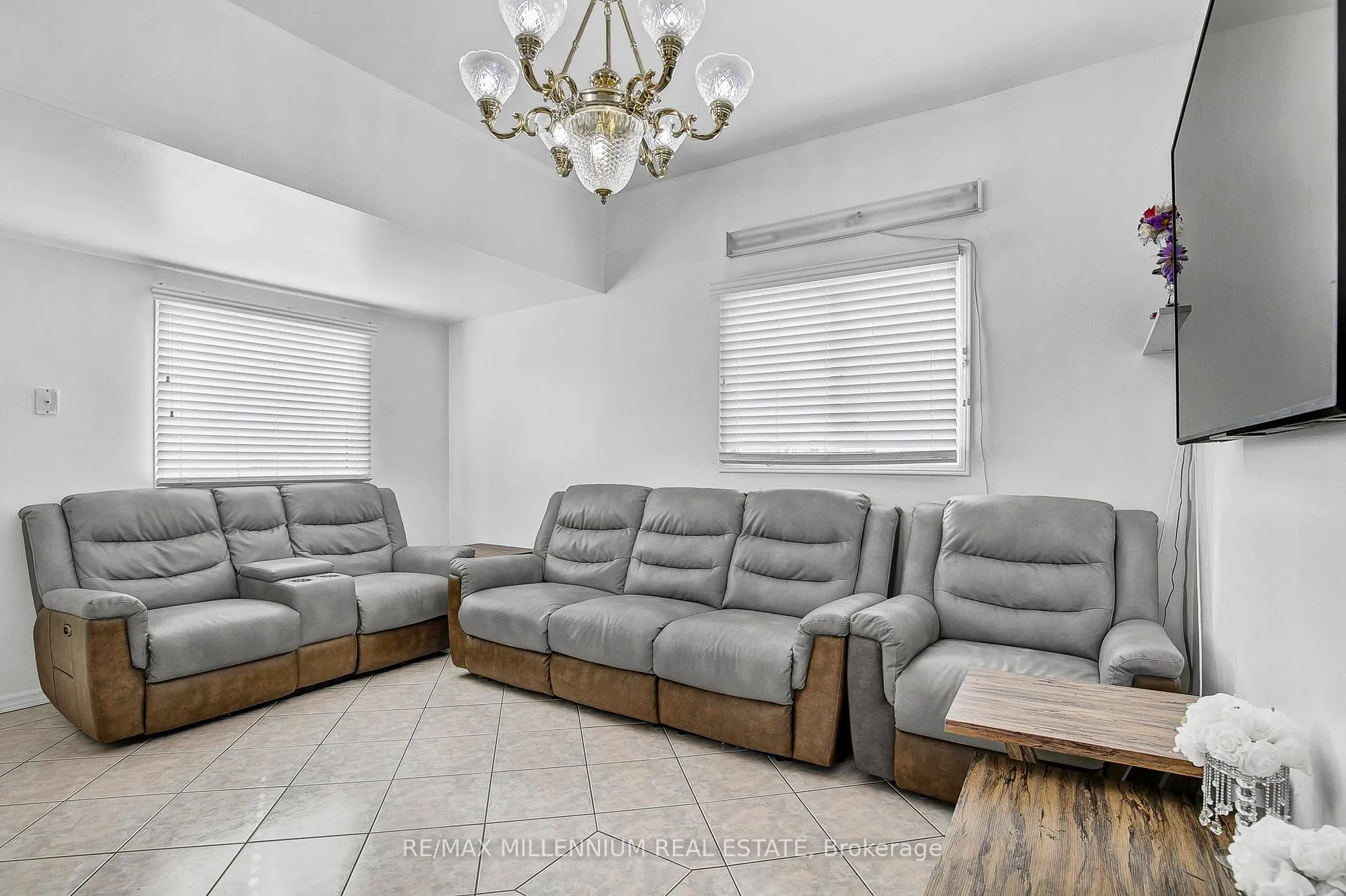 Photo 9 of 1725 Highland Avenue, Windsor — HOMEH