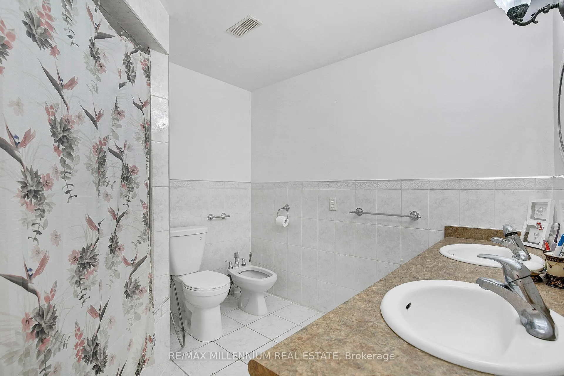 Photo 21 of 1725 Highland Avenue, Windsor — HOMEH