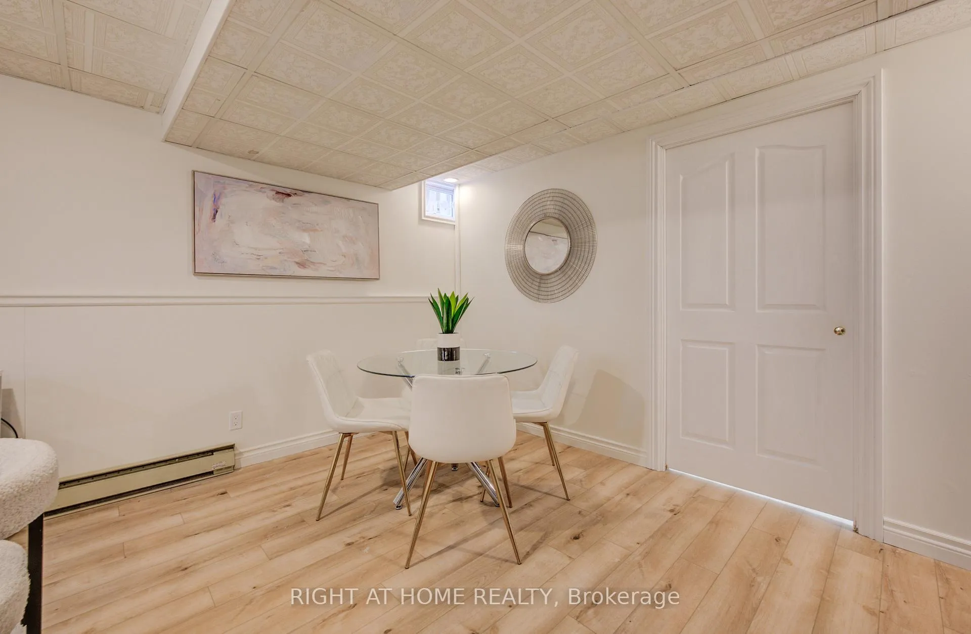 Photo 25 of 127 Vintage Crescent, Kitchener, Pioneer Park — HOMEH