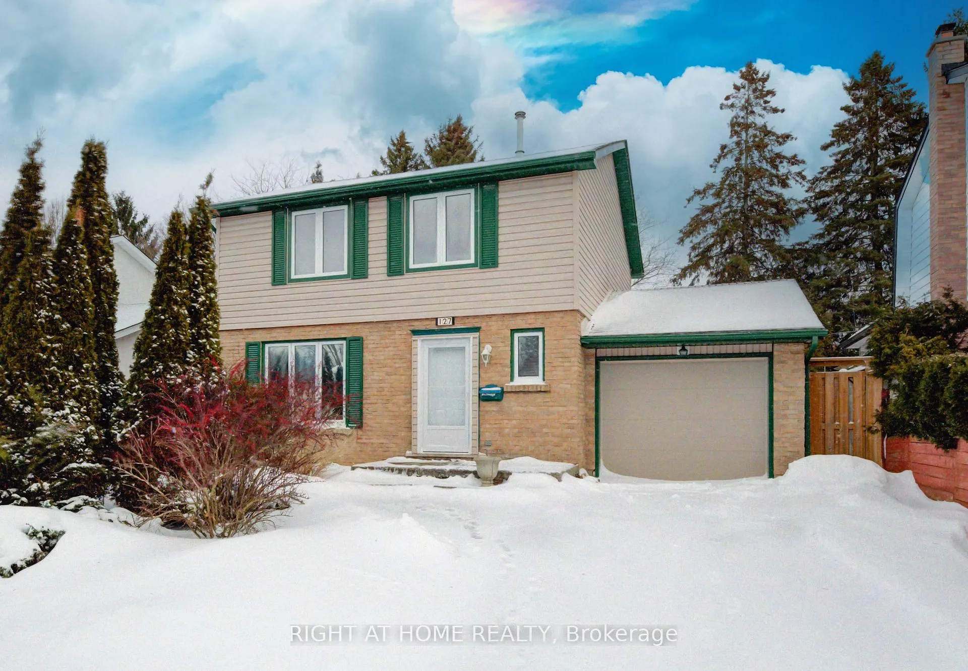 Photo 36 of 127 Vintage Crescent, Kitchener, Pioneer Park — HOMEH
