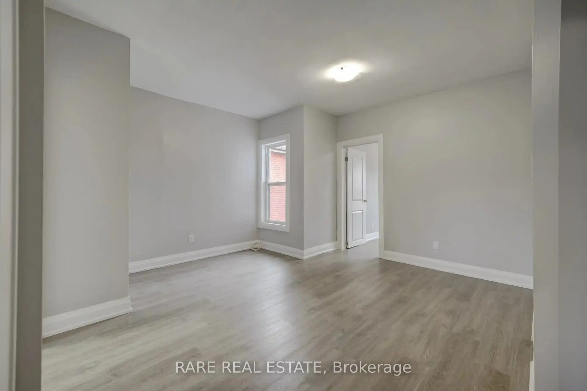 Photo 7 of 26 Fairleigh Avenue N, Hamilton, Gibson — HOMEH