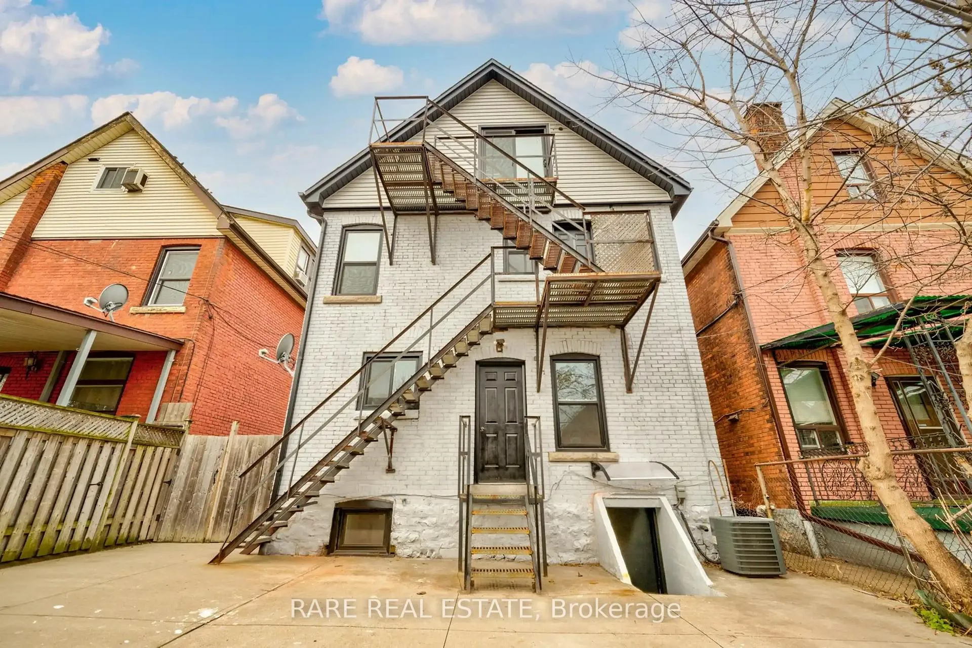 Photo 15 of 26 Fairleigh Avenue N, Hamilton, Gibson — HOMEH
