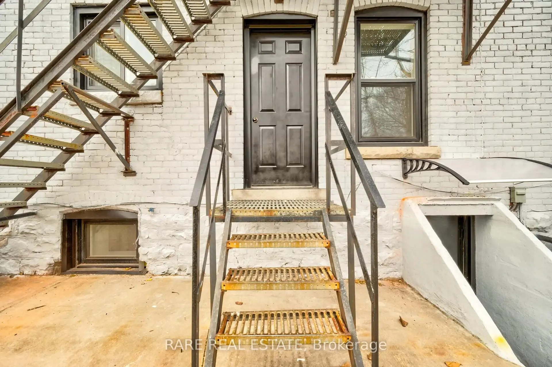 Photo 18 of 26 Fairleigh Avenue N, Hamilton, Gibson — HOMEH