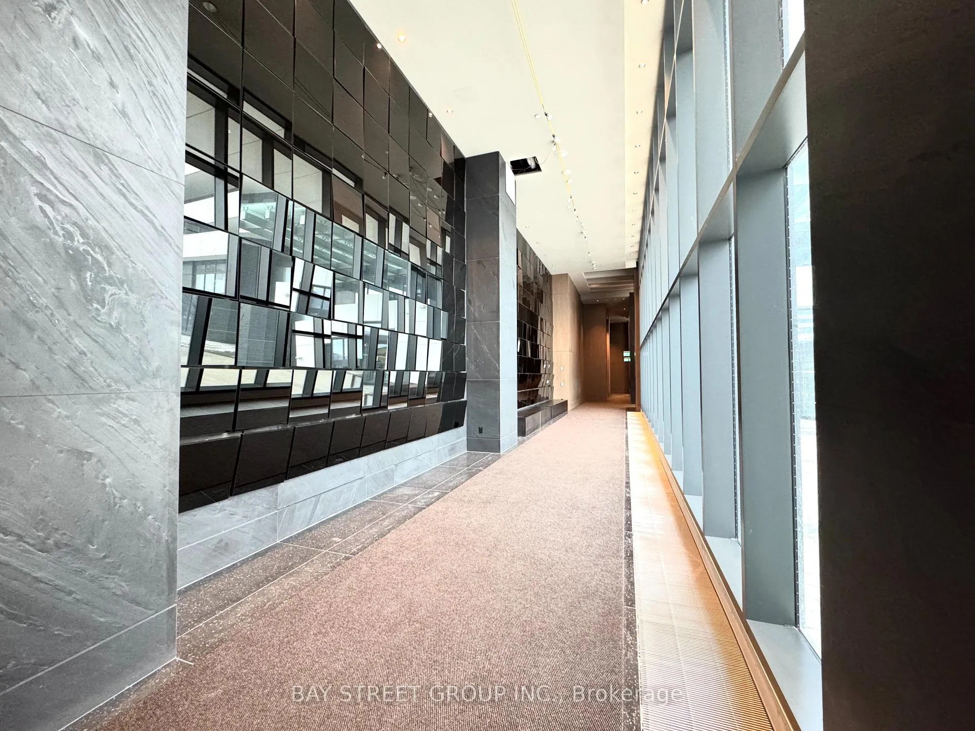 Photo 2 of Unit 3805, 8 Interchange Way, Vaughan, Vaughan Corporate Centre — HOMEH