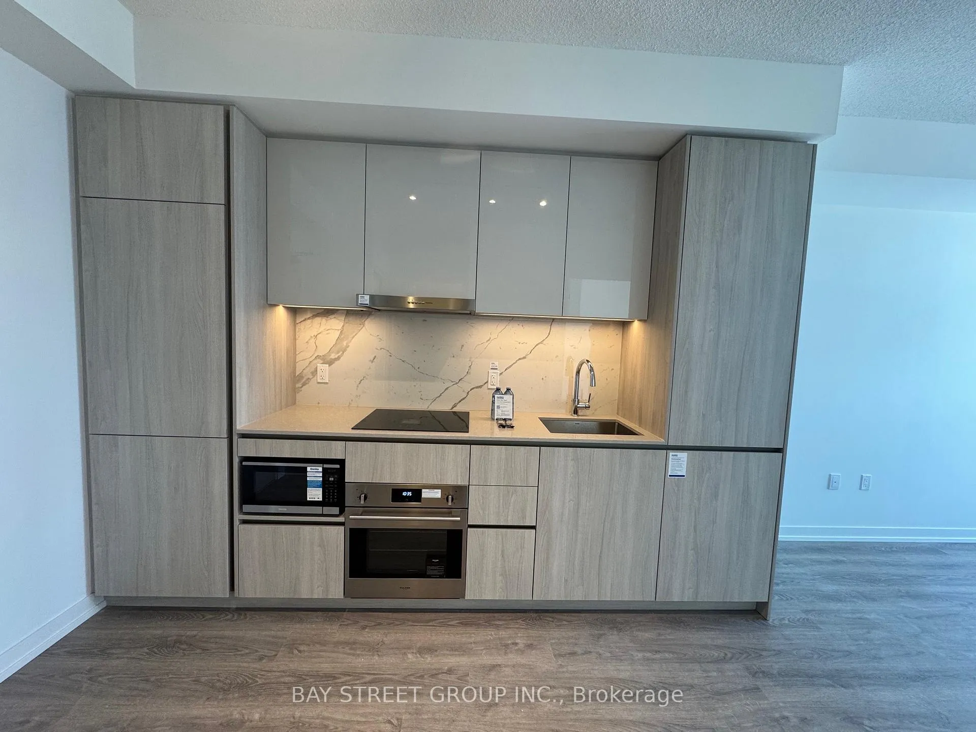 Photo 4 of Unit 3805, 8 Interchange Way, Vaughan, Vaughan Corporate Centre — HOMEH