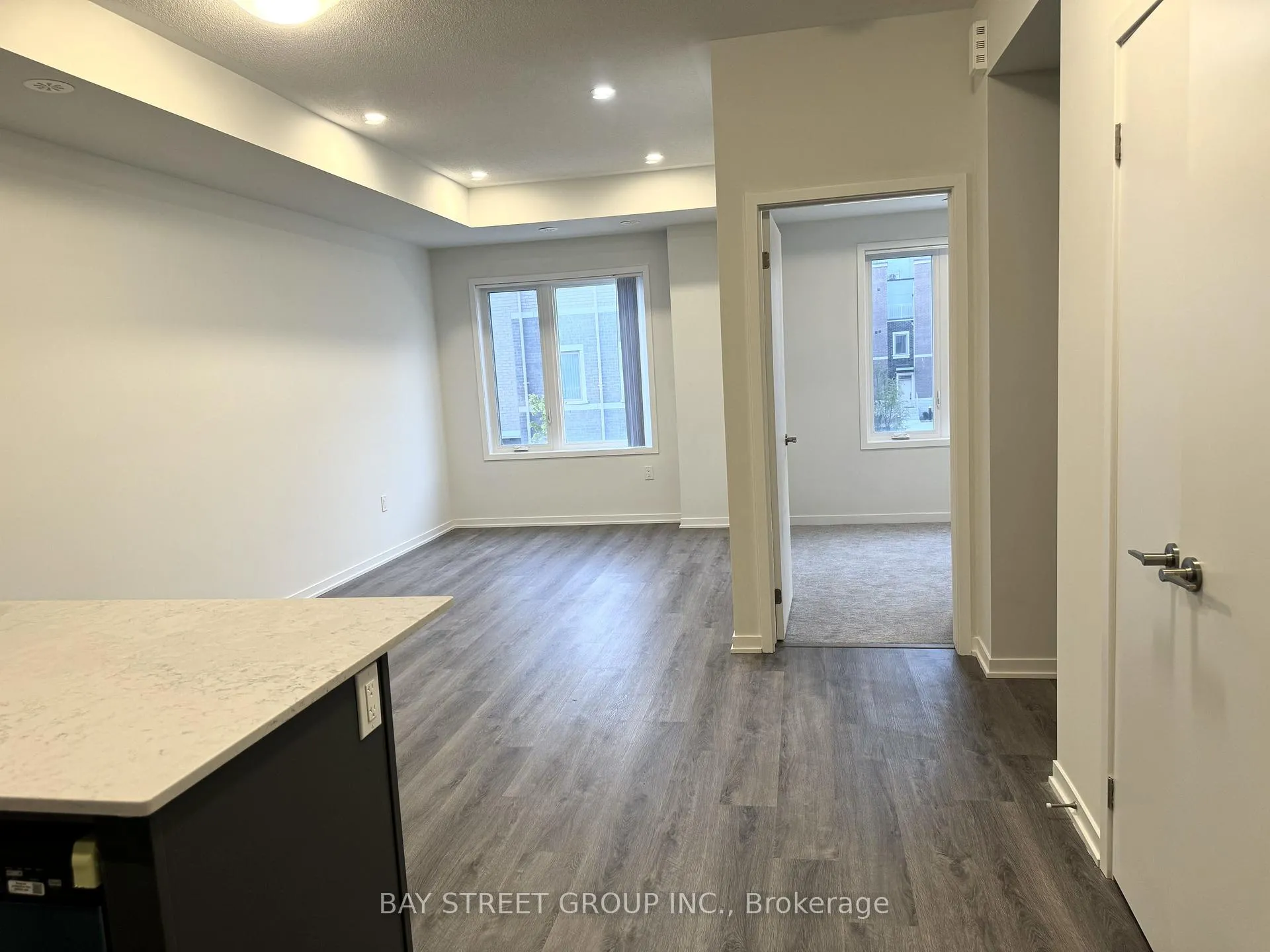 Photo 3 of Unit TH307, 130 Honeycrisp Crescent, Vaughan, Vaughan Corporate Centre — HOMEH