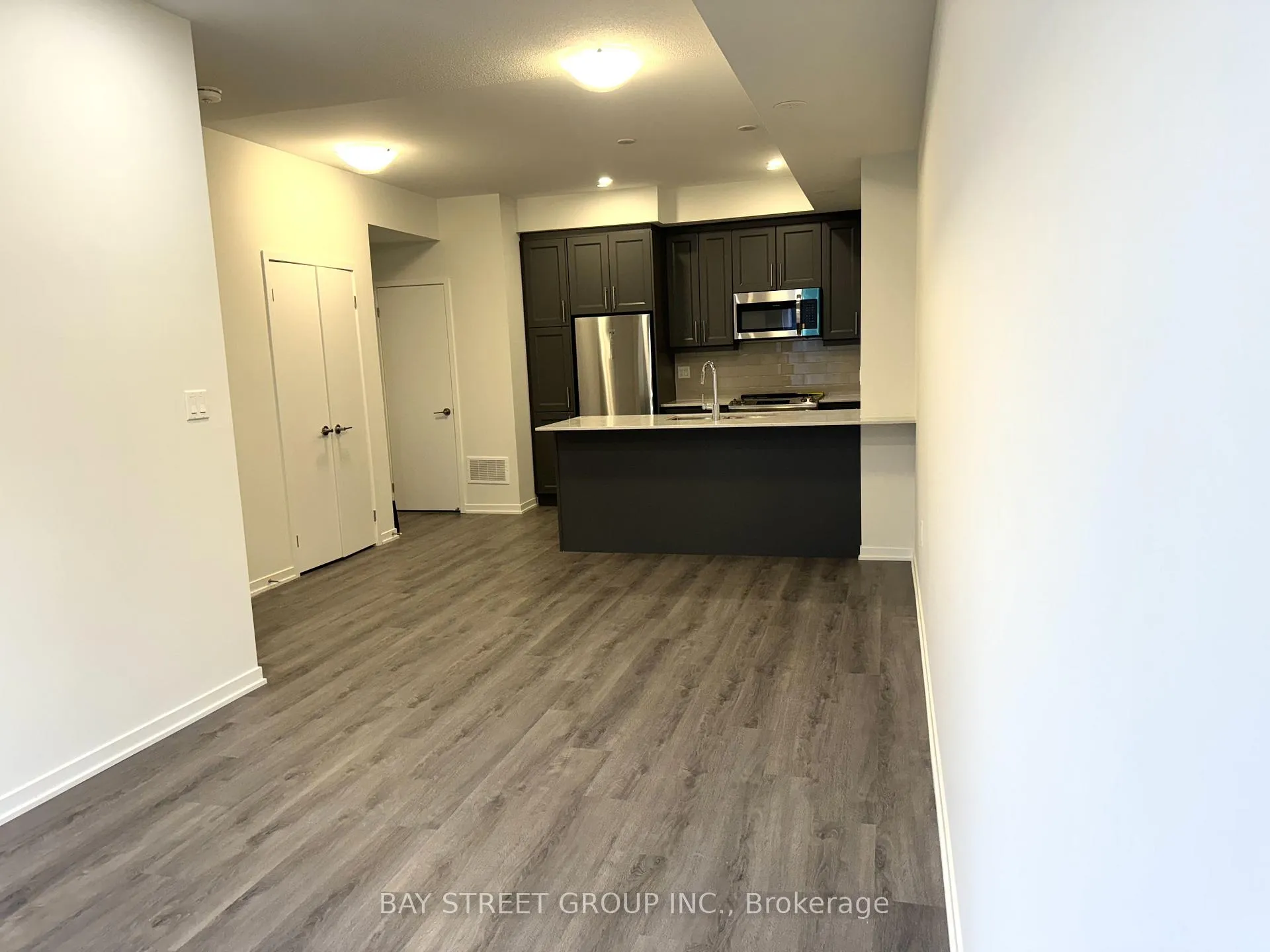 Photo 5 of Unit TH307, 130 Honeycrisp Crescent, Vaughan, Vaughan Corporate Centre — HOMEH