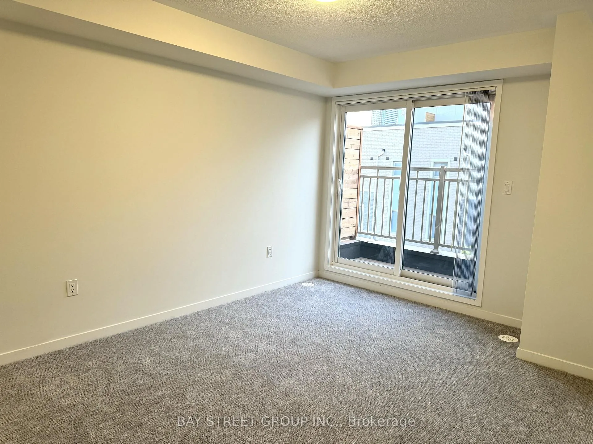Photo 8 of Unit TH307, 130 Honeycrisp Crescent, Vaughan, Vaughan Corporate Centre — HOMEH