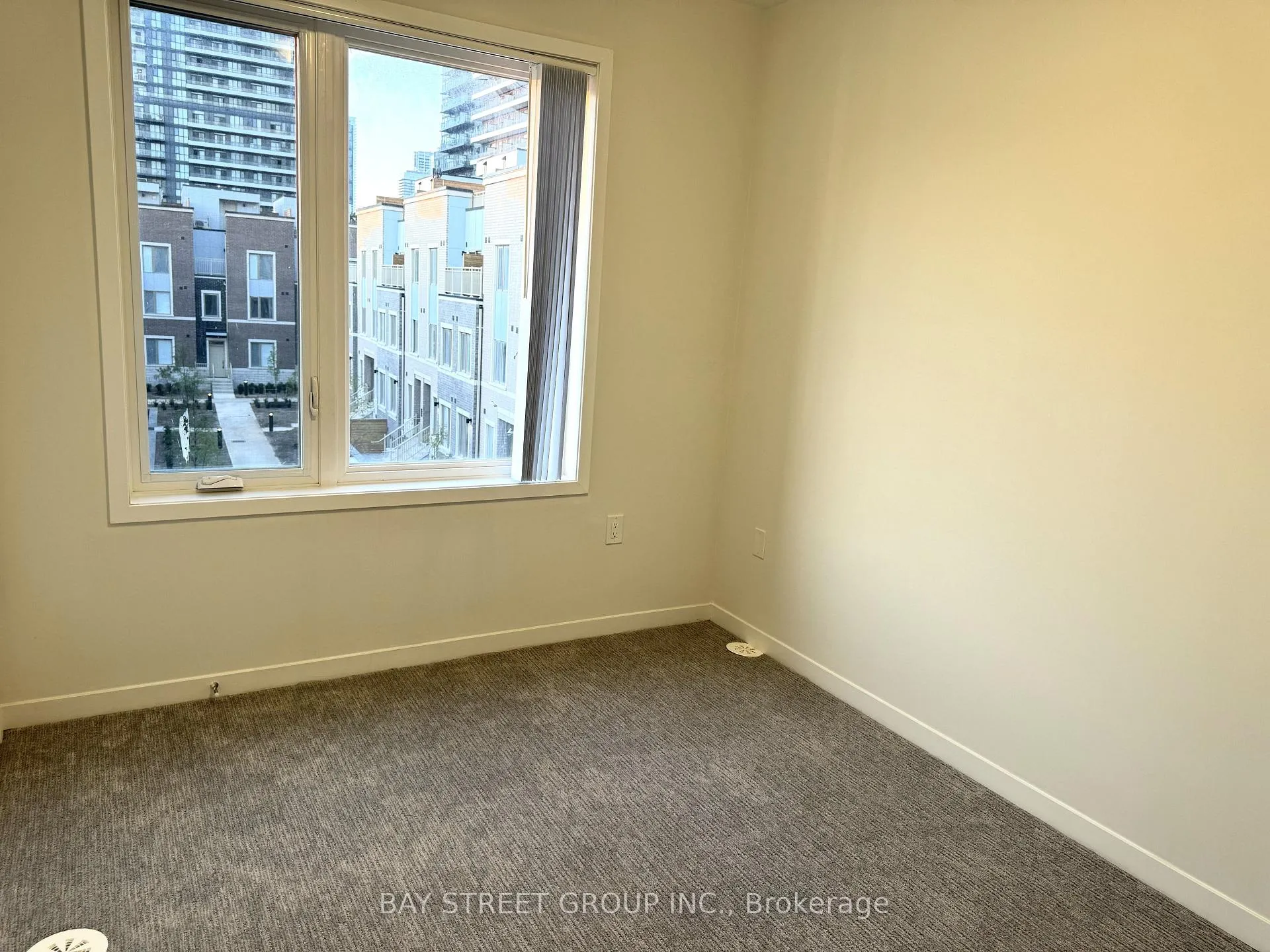 Photo 10 of Unit TH307, 130 Honeycrisp Crescent, Vaughan, Vaughan Corporate Centre — HOMEH