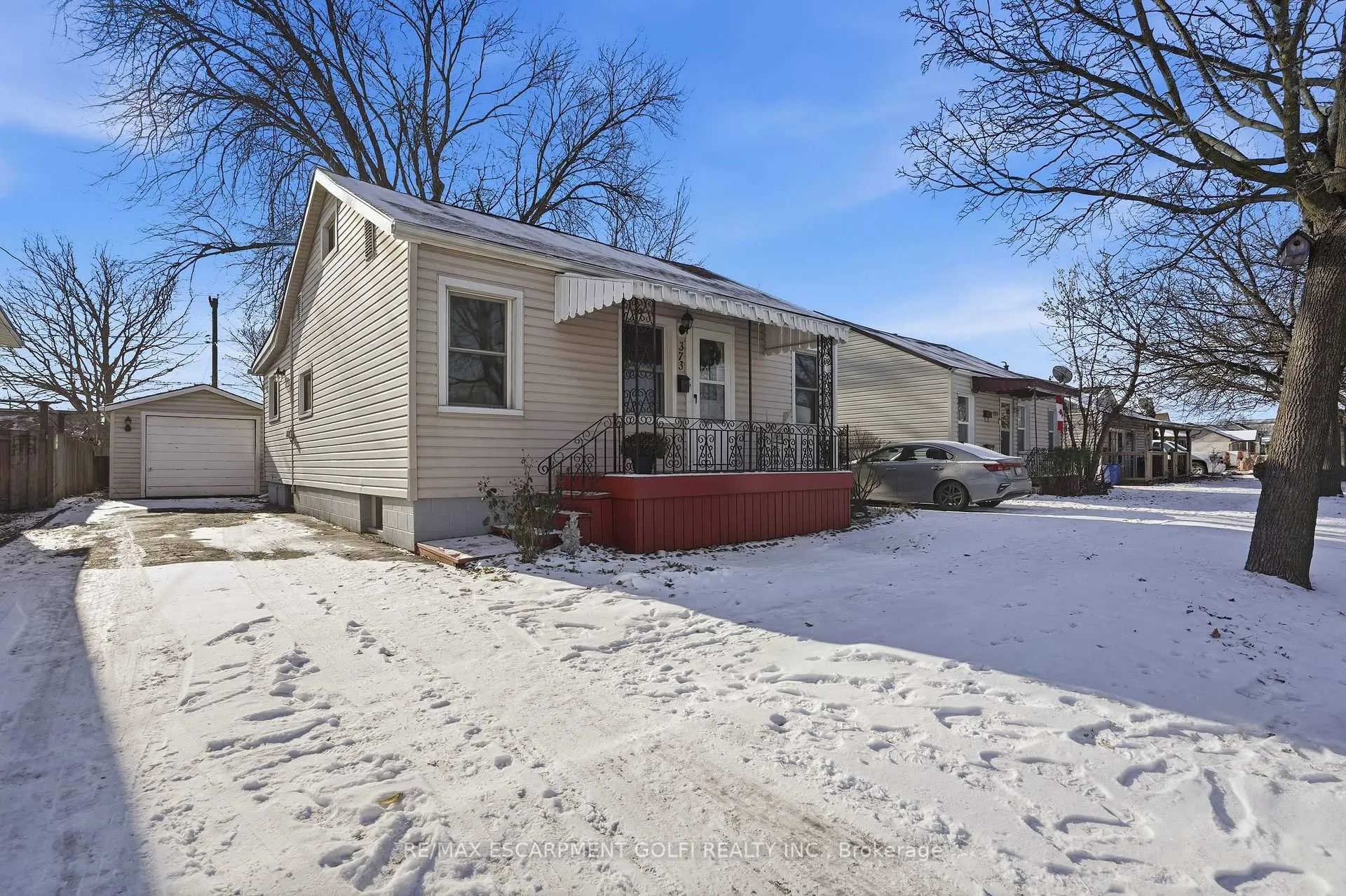 Photo 3 of 373 Simpson Avenue, Welland, Lincoln/Crowland — HOMEH