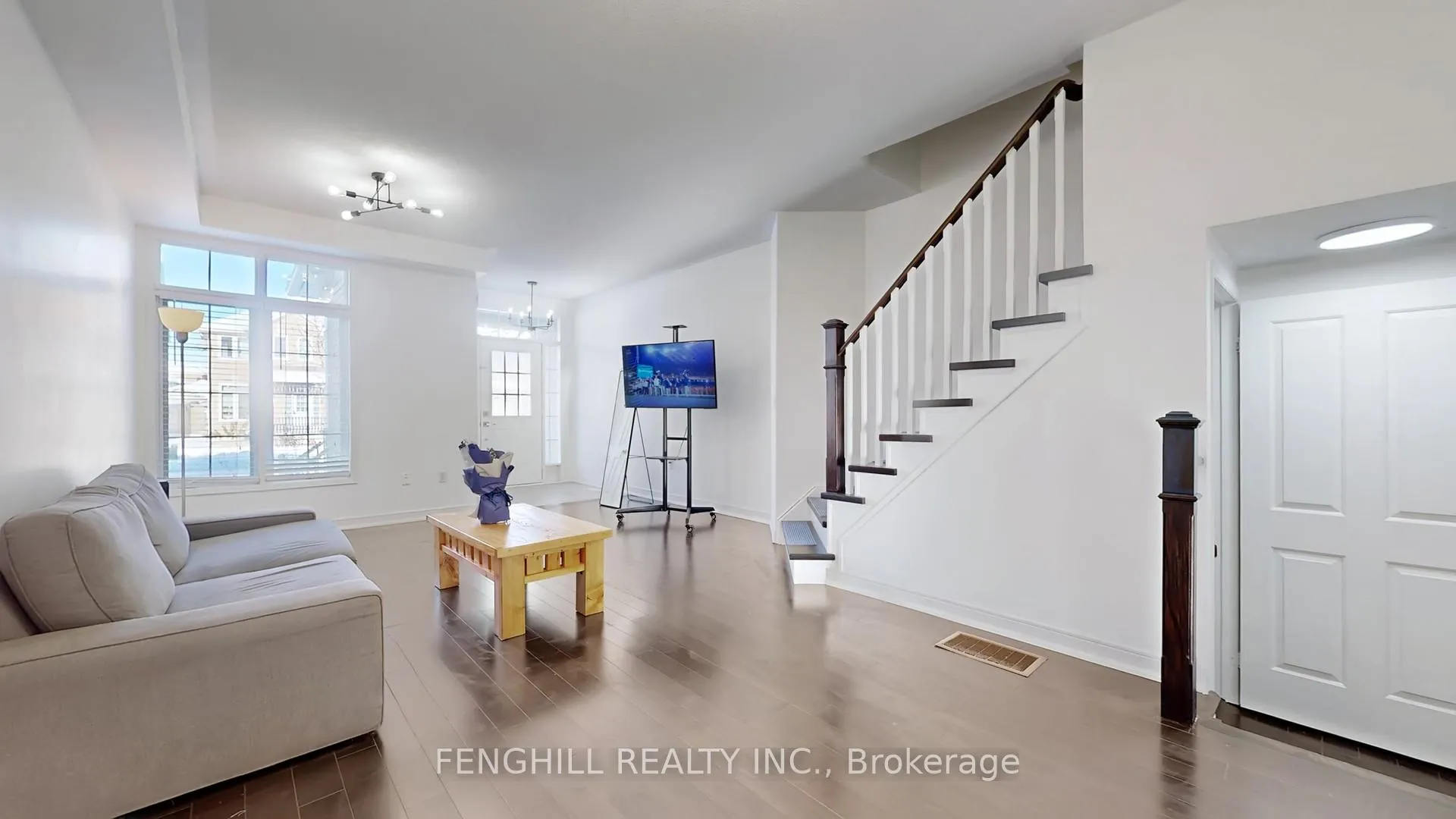 Photo 5 of 231 Bur Oak Avenue, Markham, Berczy — HOMEH