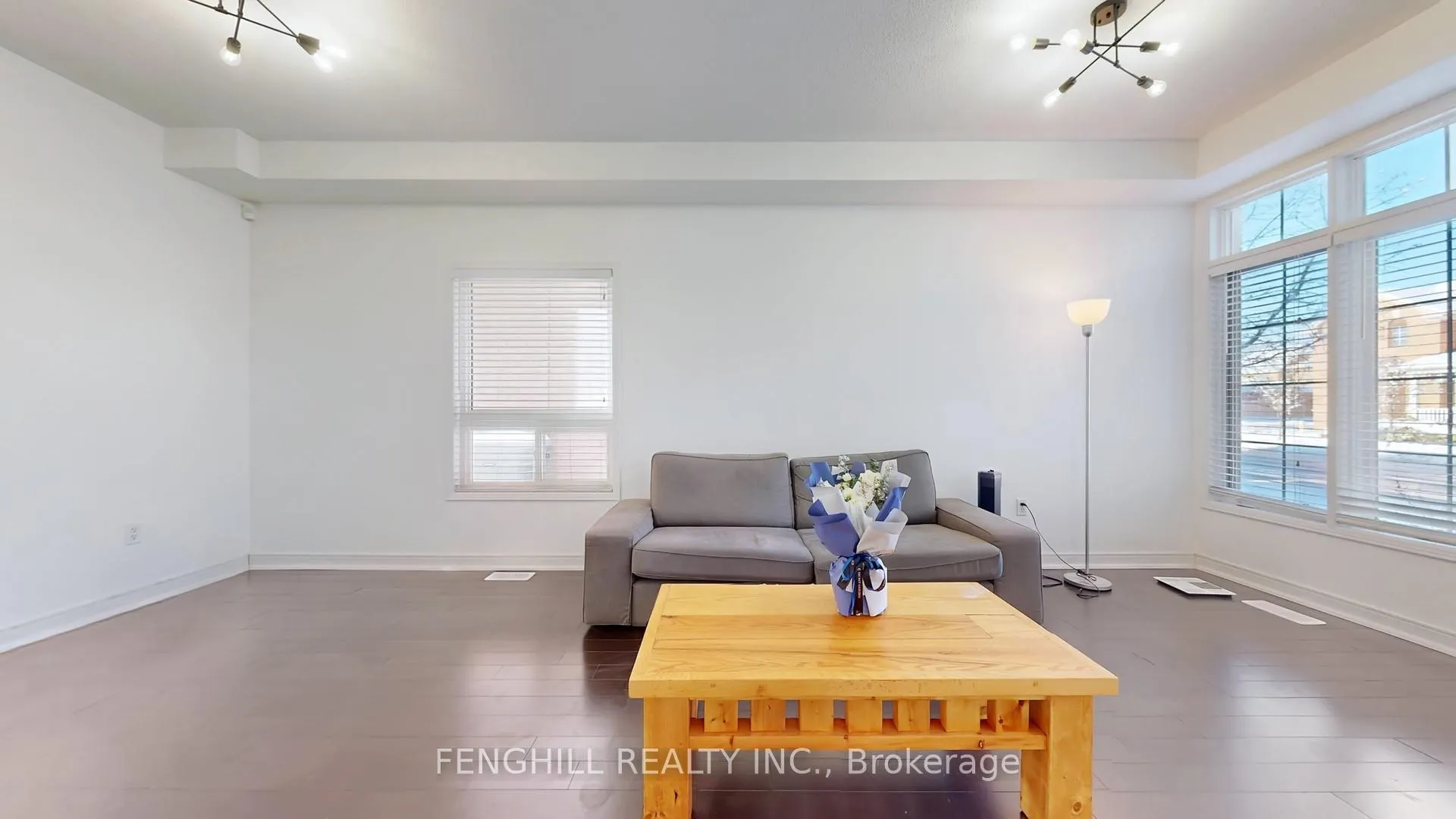 Photo 6 of 231 Bur Oak Avenue, Markham, Berczy — HOMEH