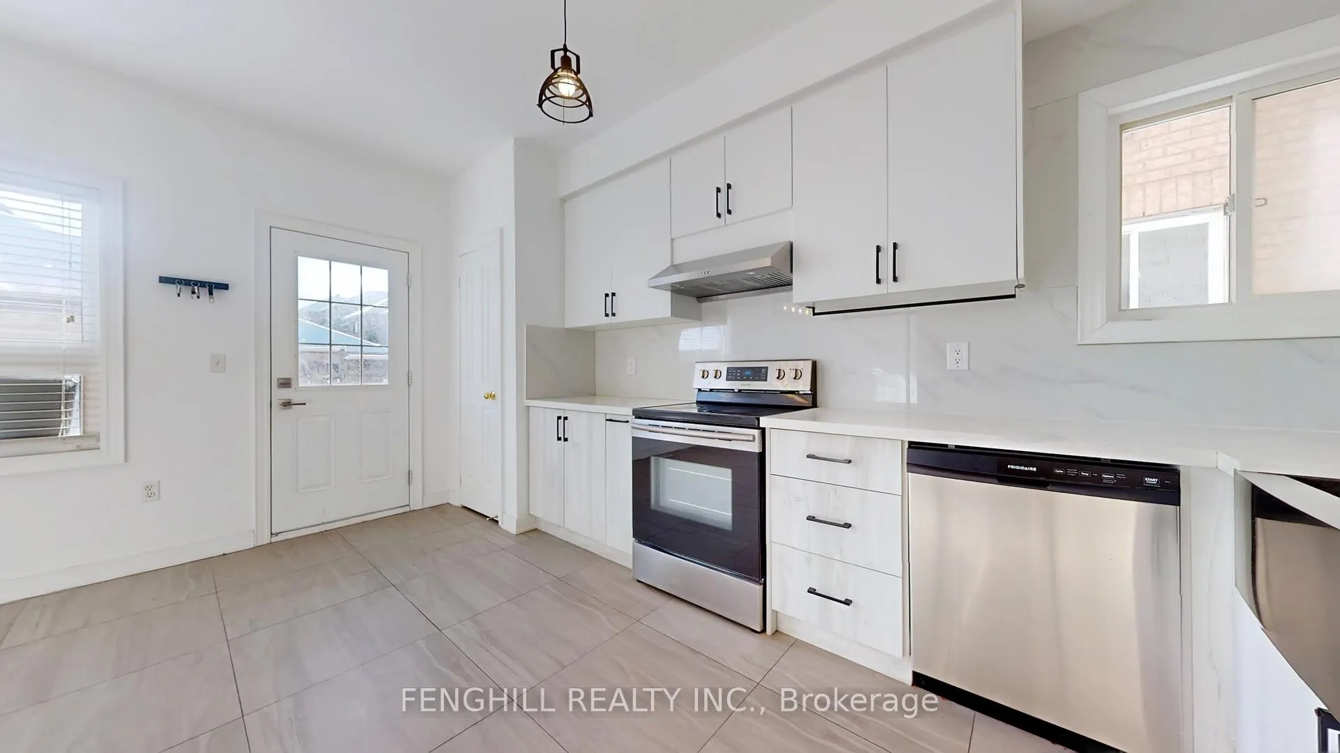 Photo 12 of 231 Bur Oak Avenue, Markham, Berczy — HOMEH